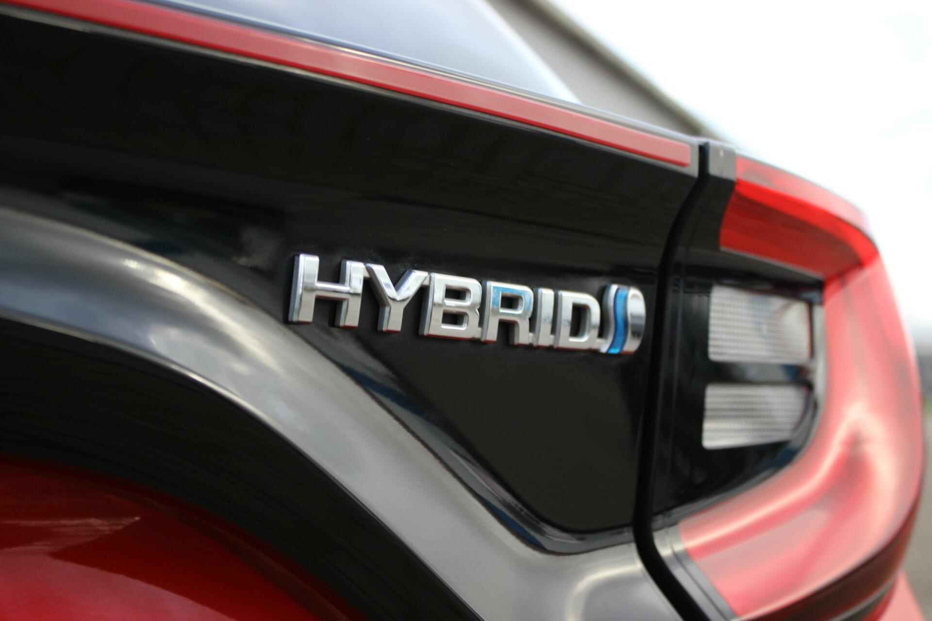 Toyota Yaris 1.5 Hybrid Executive // NL Auto met NAP - Heads Up Display - LED - Navi. - Achteruitrijcamera - Stoelverwarming - 6/38