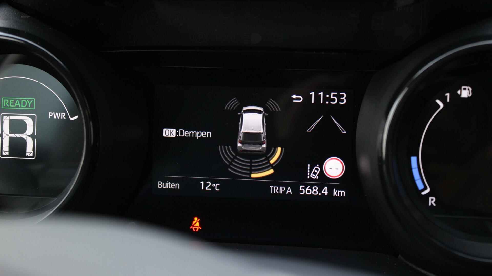 Toyota Yaris 1.5 Hybrid Executive // NL Auto met NAP - Heads Up Display - LED - Navi. - Achteruitrijcamera - Stoelverwarming - 22/38
