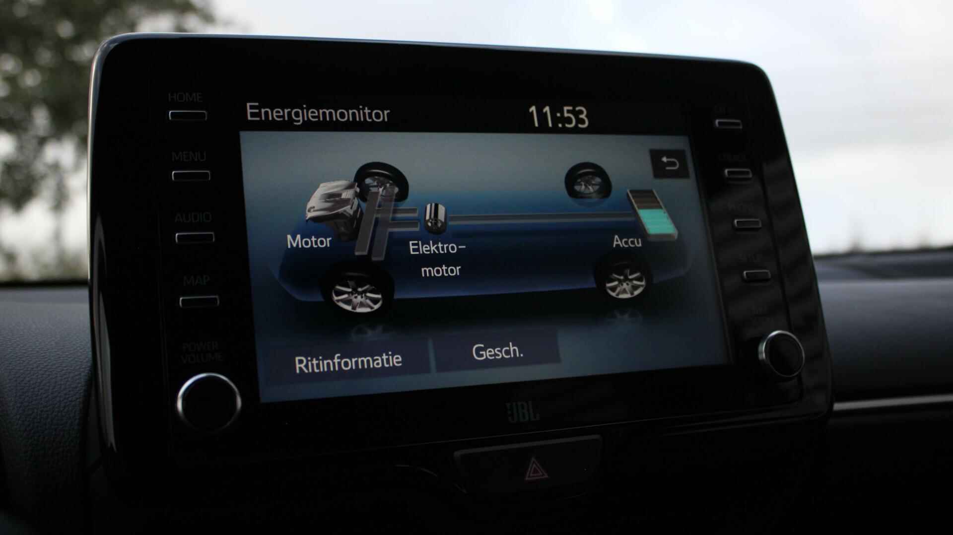 Toyota Yaris 1.5 Hybrid Executive // NL Auto met NAP - Heads Up Display - LED - Navi. - Achteruitrijcamera - Stoelverwarming - 25/38