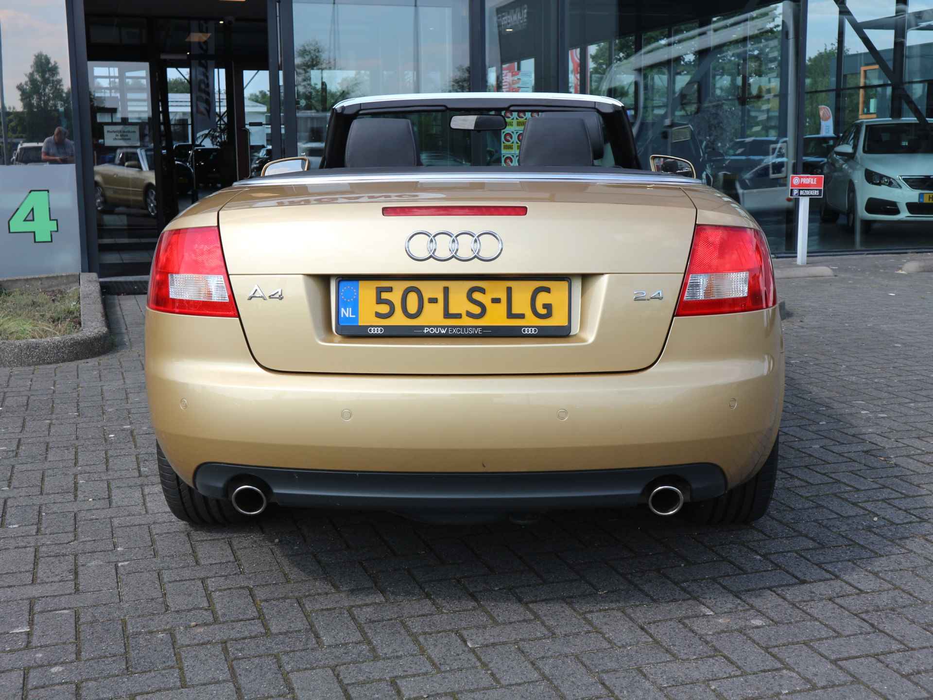 Audi A4 Cabriolet 2.4 V6 Exclusive 47486 km COLLECTORS ITEM - 4/28