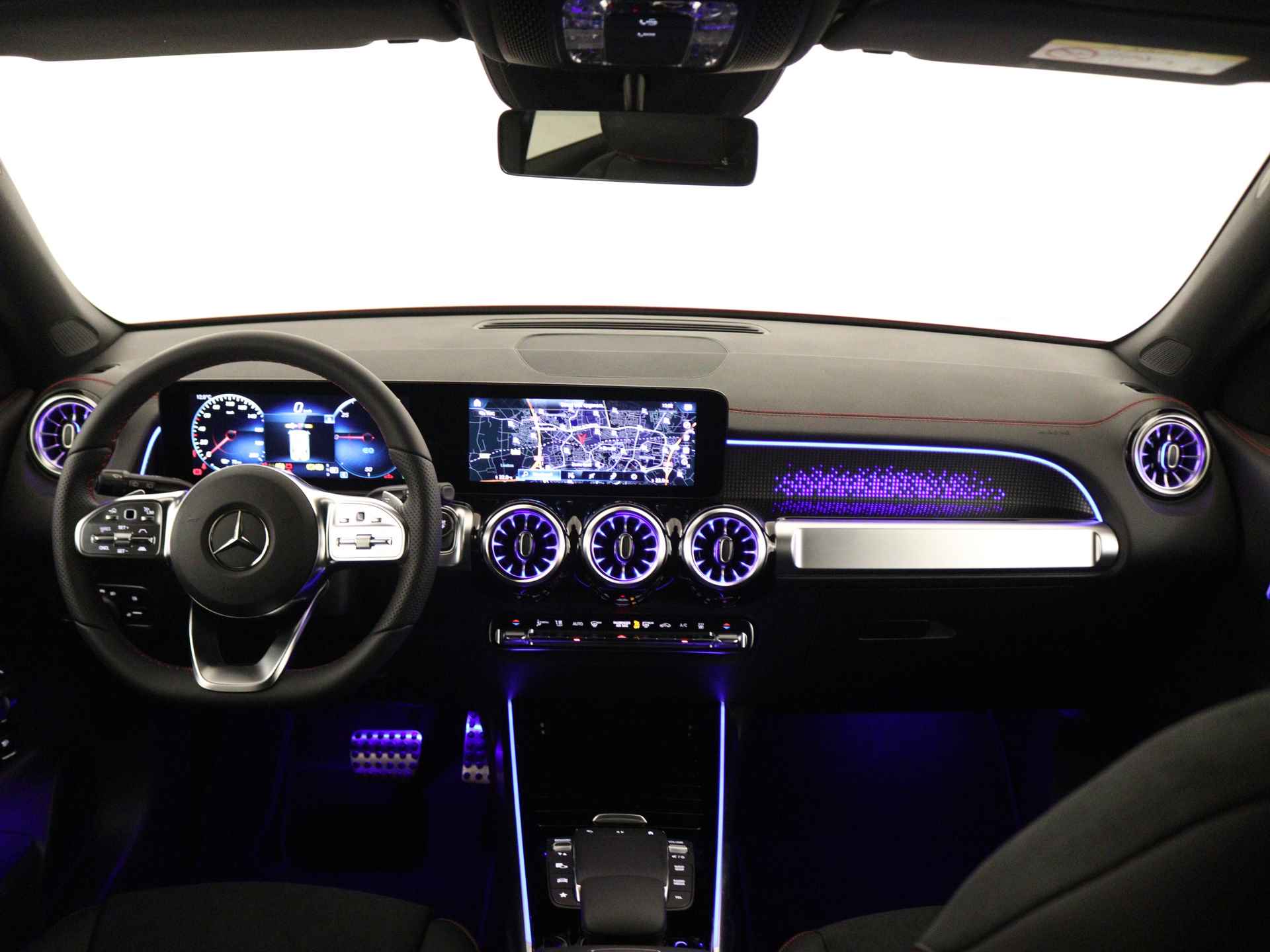 Mercedes-Benz EQB 250 AMG Line 7p. 67 kWh | Premium pakket | Smartphone integratie | Stoelverwarming vooraan | Nightpakket | Rijassistentiepakket | EASY PACK achterklep | KEYLESS-GO comfort pakket | Draadloos oplaadsysteem voor mobiele eindapparaten | - 5/37