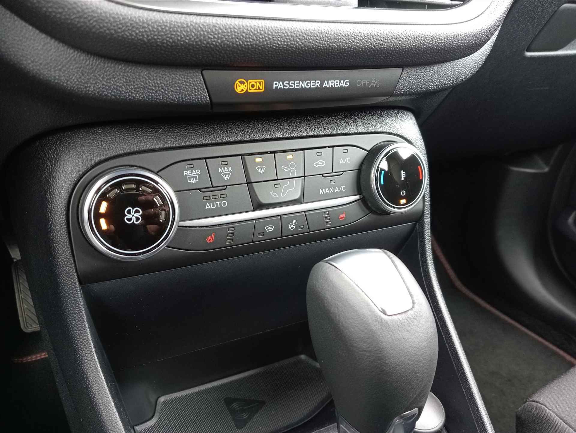 FORD Fiesta 1.0 EcoBoost 125pk mHEV Automaat 5dr ST-Line | Navigatie By APP | Achteruitrij camera | Parkeer sensoren | Licht metalen velgen | - 12/22