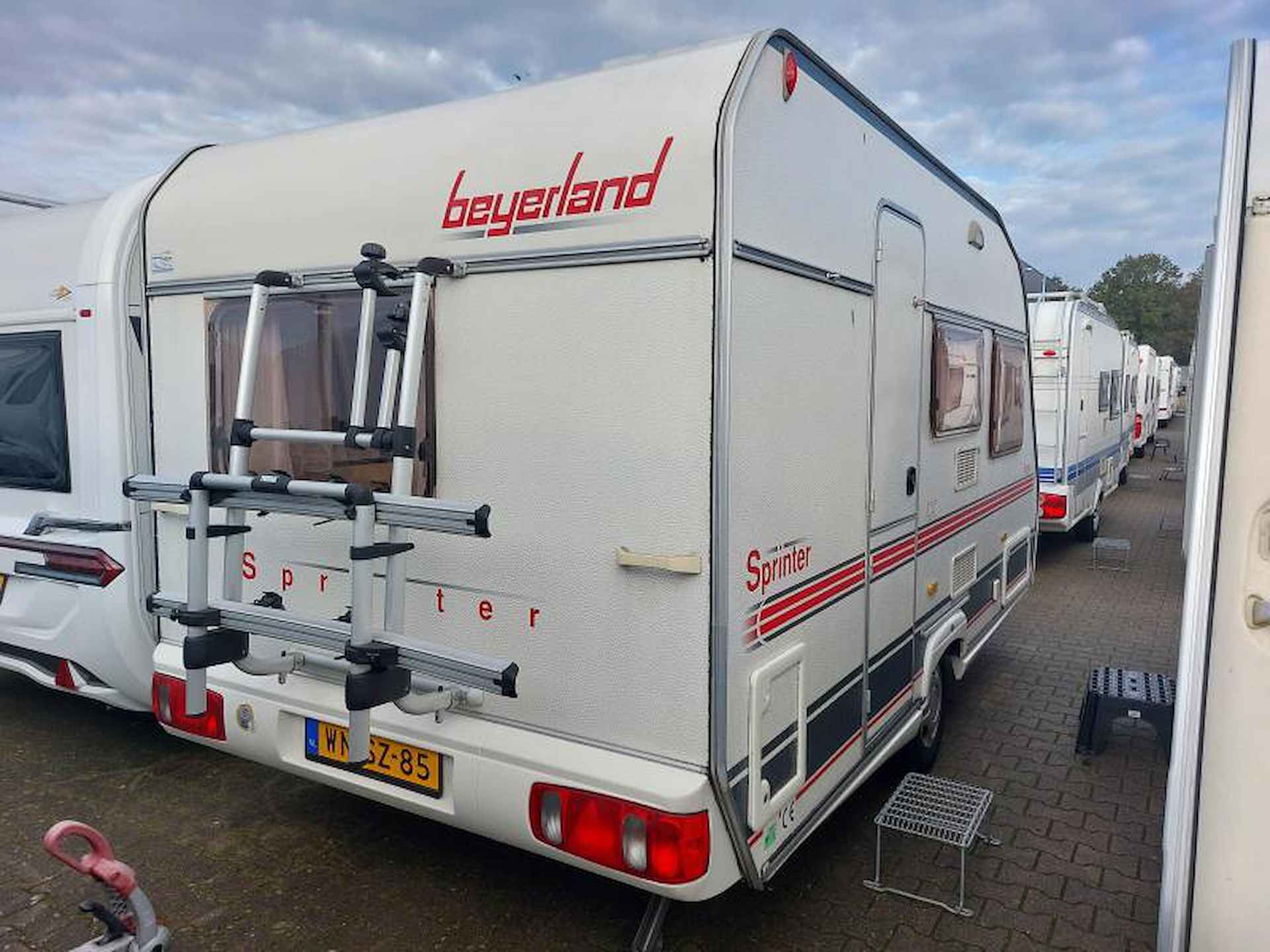 Beyerland Sprinter LX 390 D 2004 Voortent/Fietsenrek - 3/14