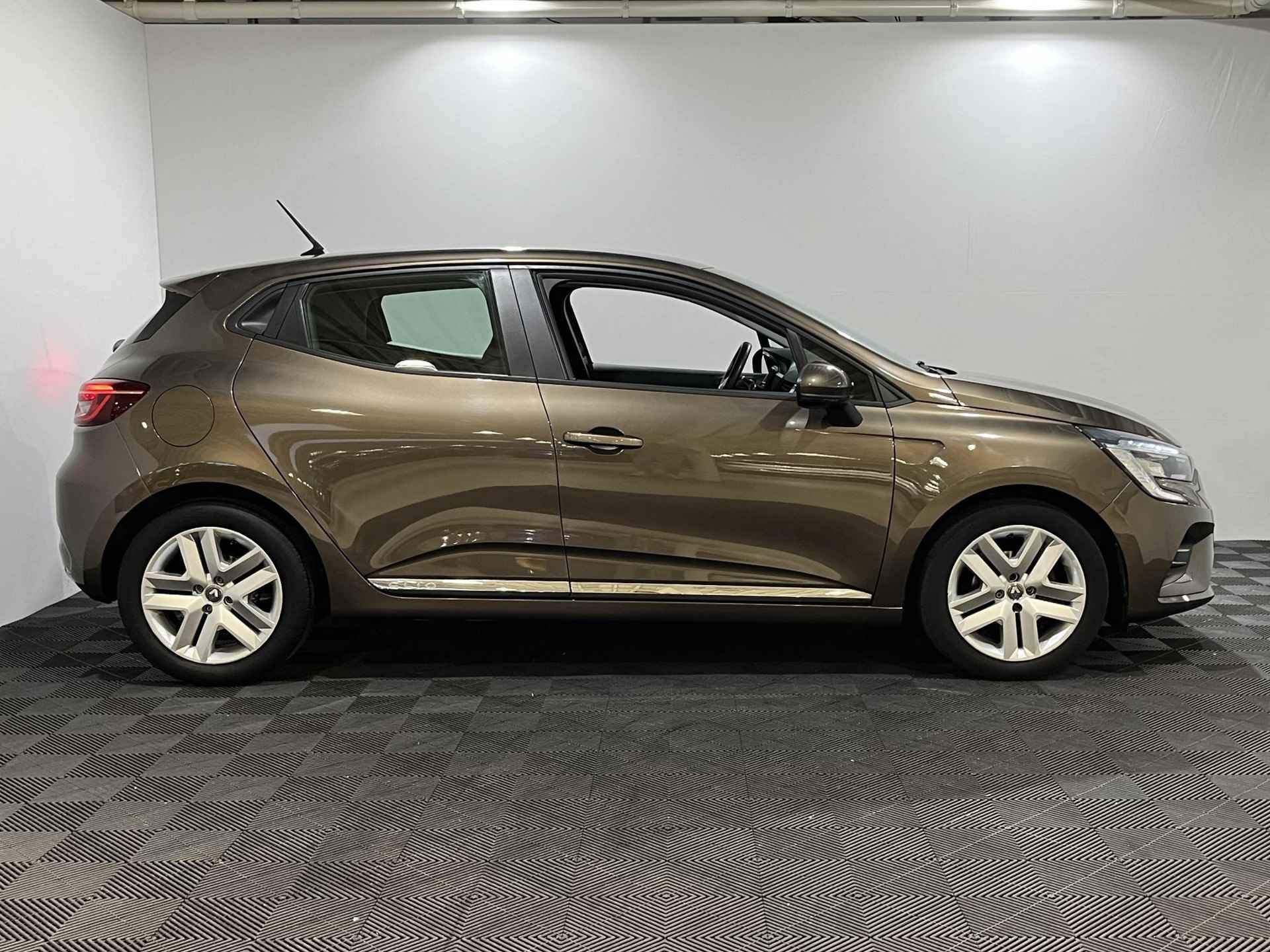 Renault Clio 1.0 - 100PK TCe Zen | 1e eigenaar | Apple CarPlay/Android Auto | Parkeersensoren | Airco | Cruise Control | Full LED | Licht Sensor | - 4/30