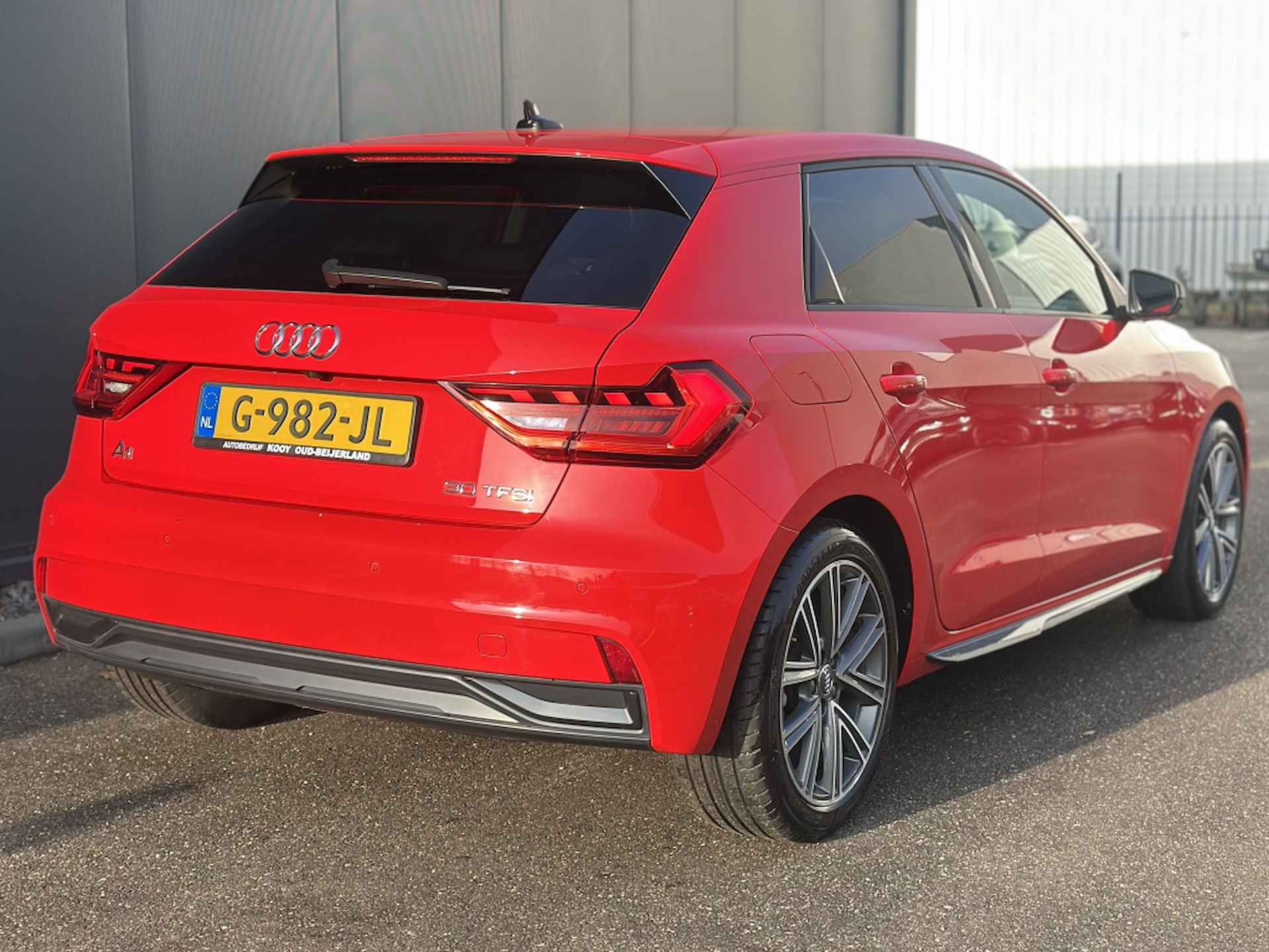 Audi A1 Sportback 30 TFSI epic s-line / navi / camera - 8/37