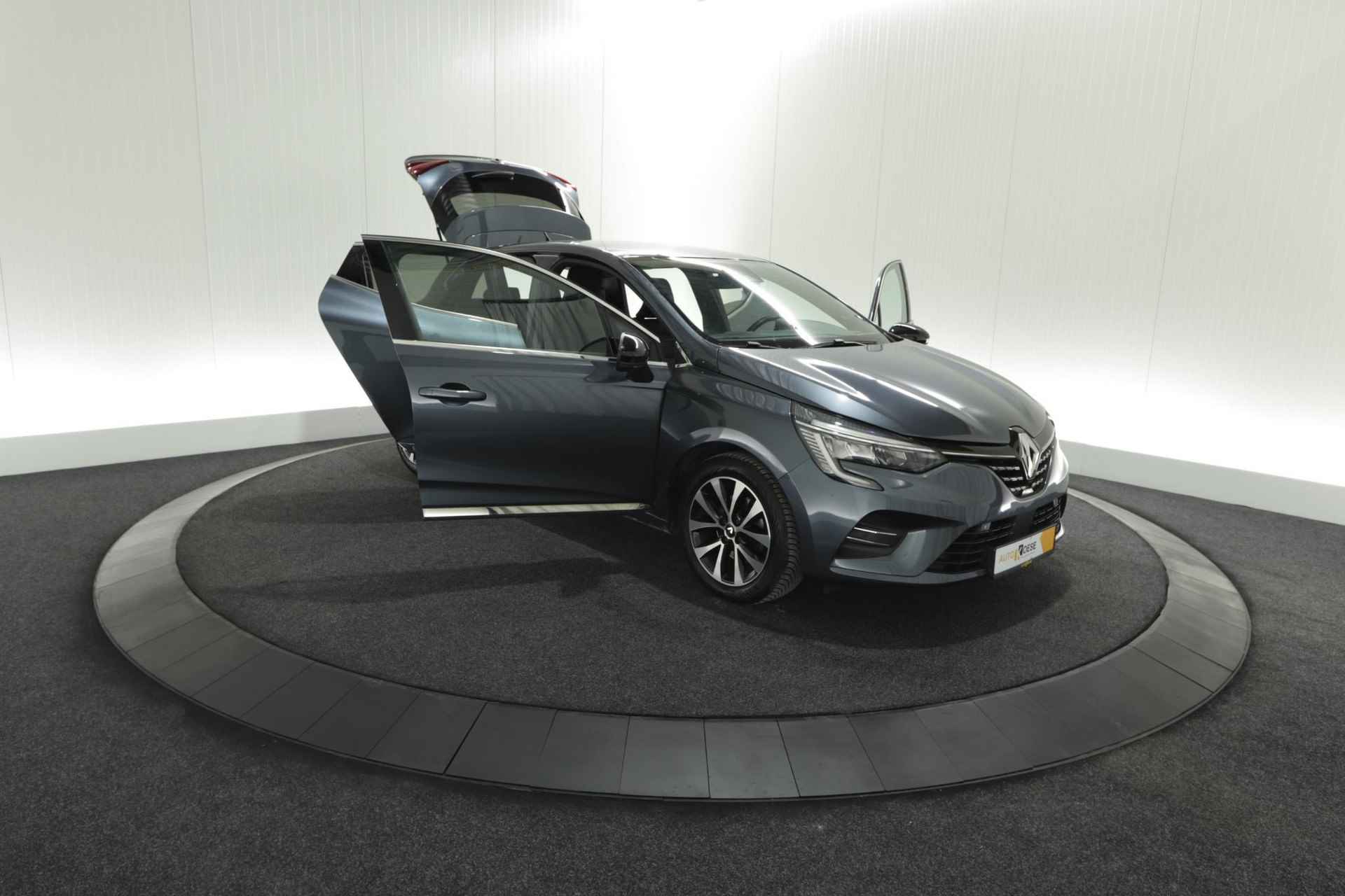 Renault Clio TCe 100 EDC Intens | Camera | Apple Carplay | Parkeersensoren - 74/76