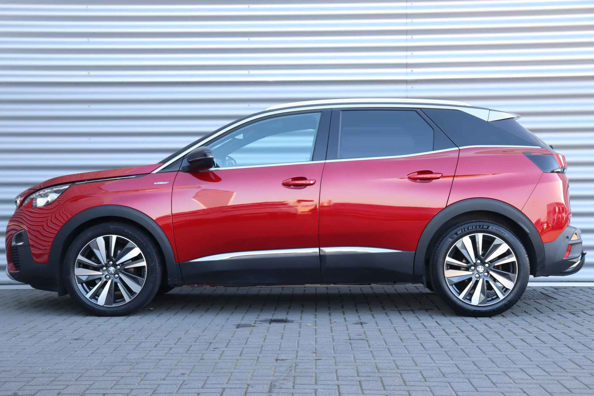 Peugeot 3008 1.2 PURETECH 130PK GT-LINE / NAVI / LEDER / CLIMA / PDC / 19" LMV / CAMERA / PANO. DAK / KEYLESS / FOCAL AUDIO / FULL-LED / AFN. - 2/45