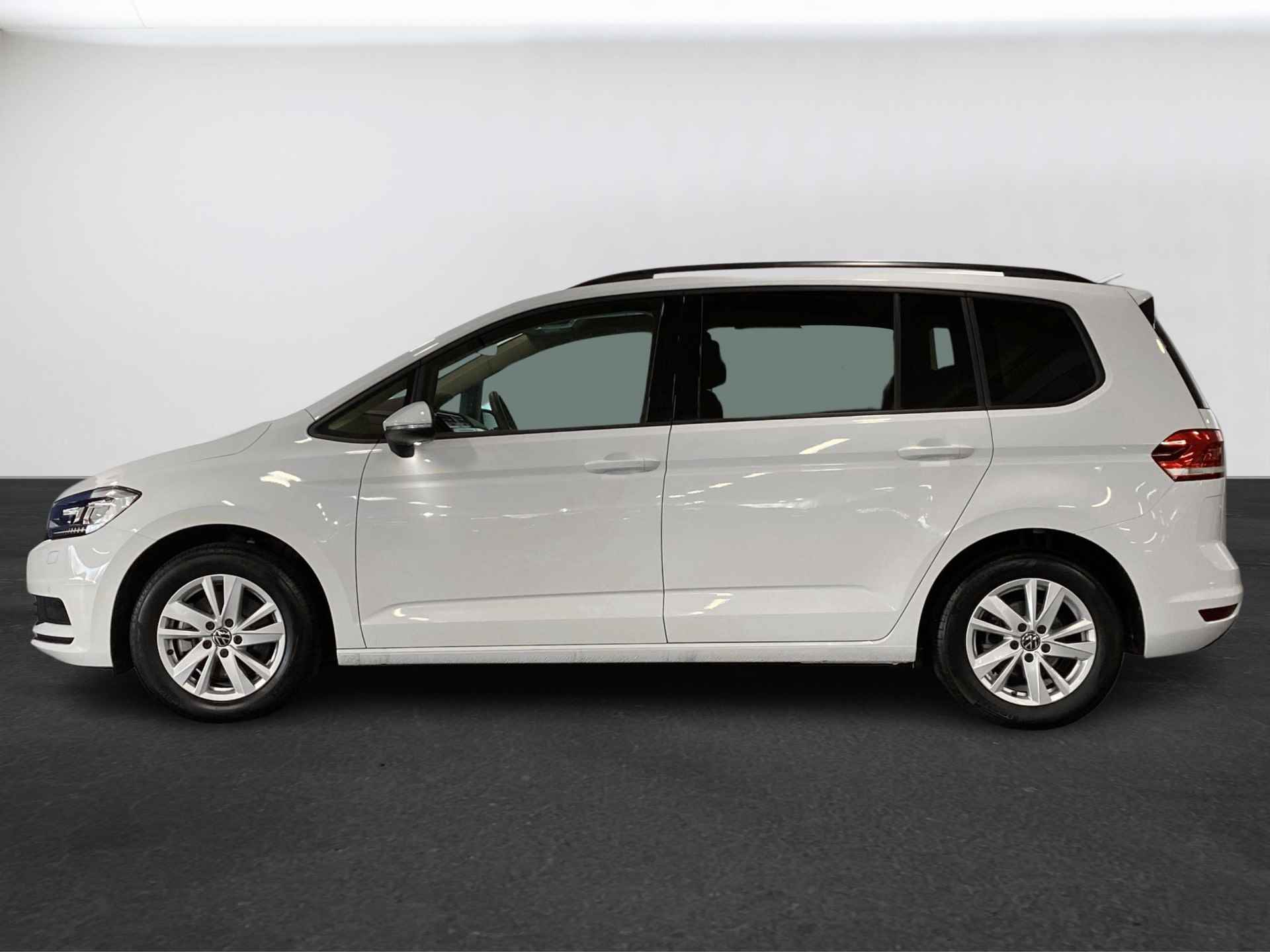 Volkswagen Touran 1.5TSI 150pk DSG Family 7p | Koplampverlichting LED | Adaptive Cruise Control | - 9/31