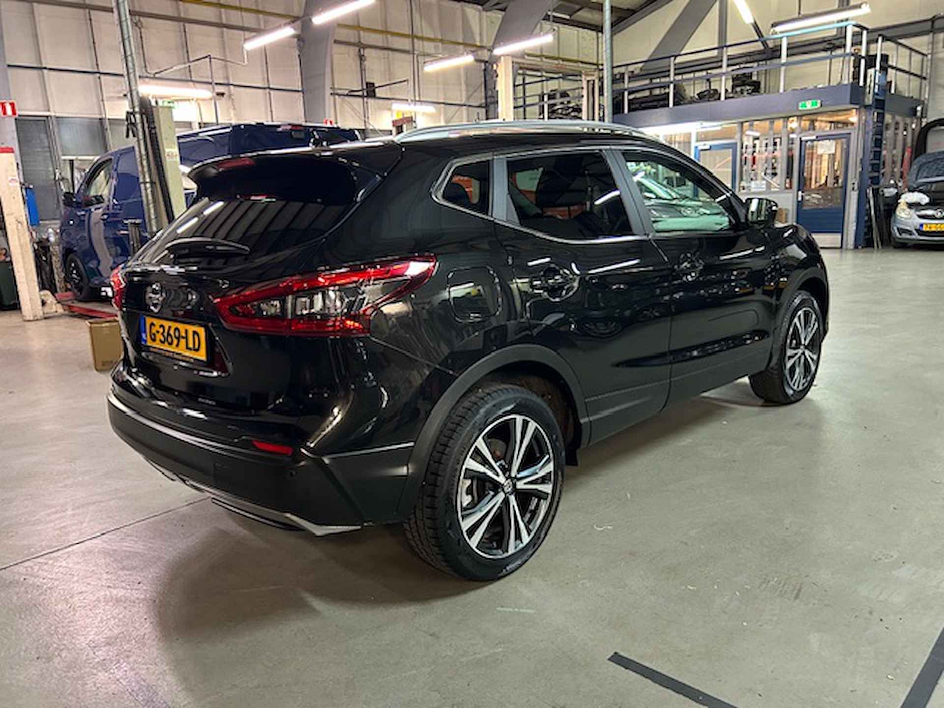 Nissan Qashqai 1.3 DIG-T 140pk N-Connecta | Navigatie | Android auto | 360* Camera | Cruise control | Panoramadak | All-season banden | NAP | Rijklaar prijs! - 7/25