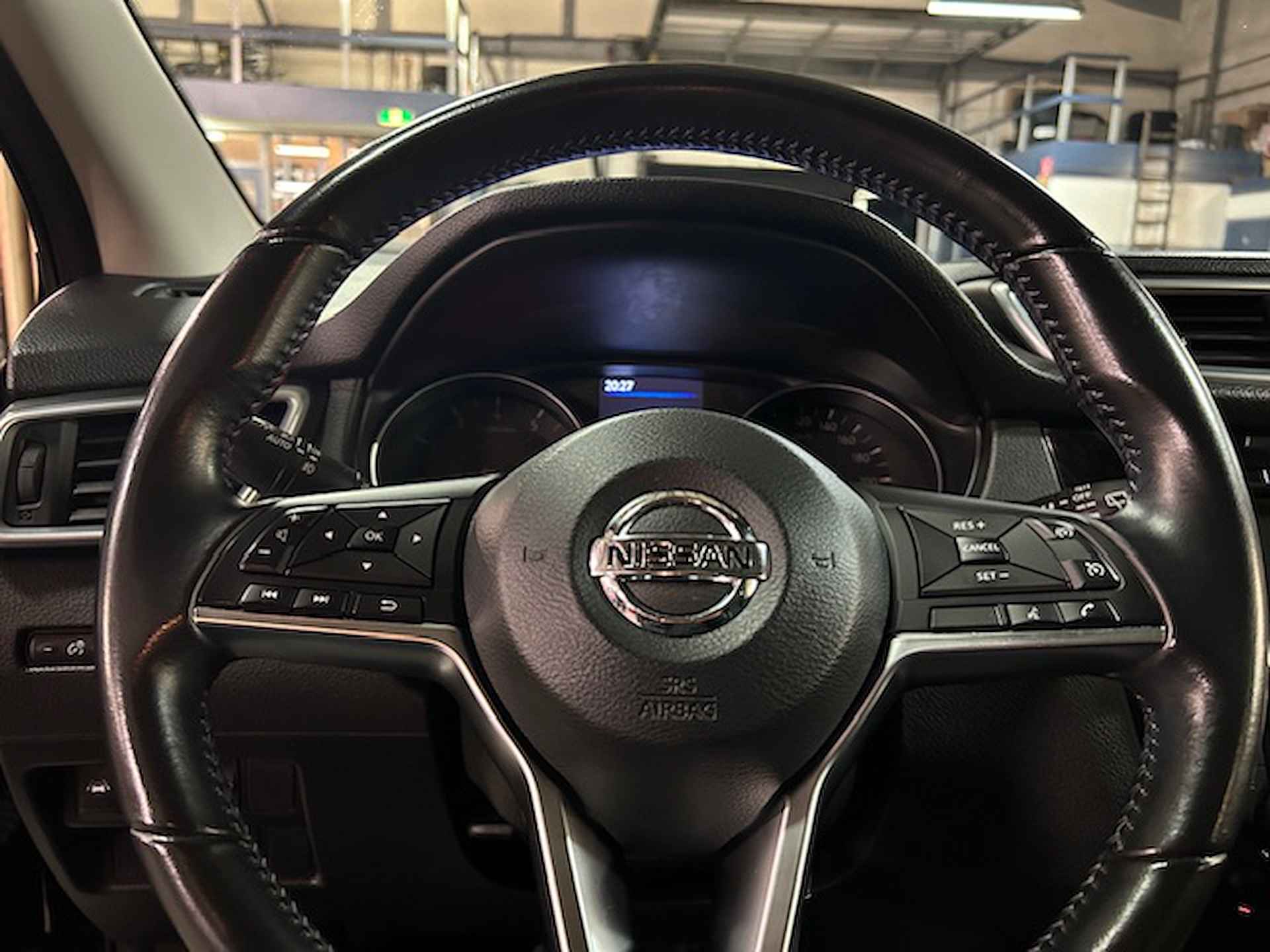 Nissan Qashqai 1.3 DIG-T 140pk N-Connecta | Navigatie | Android auto | 360* Camera | Cruise control | Panoramadak | All-season banden | NAP | Rijklaar prijs! - 20/25