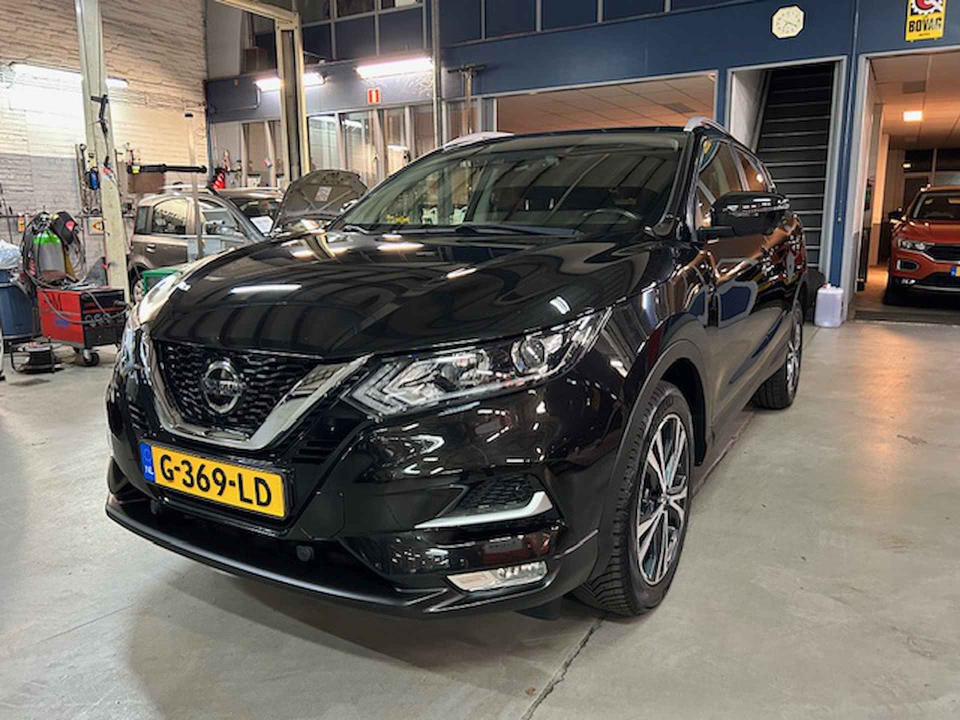 Nissan Qashqai 1.3 DIG-T 140pk N-Connecta | Navigatie | Android auto | 360* Camera | Cruise control | Panoramadak | All-season banden | NAP | Rijklaar prijs! - 4/25