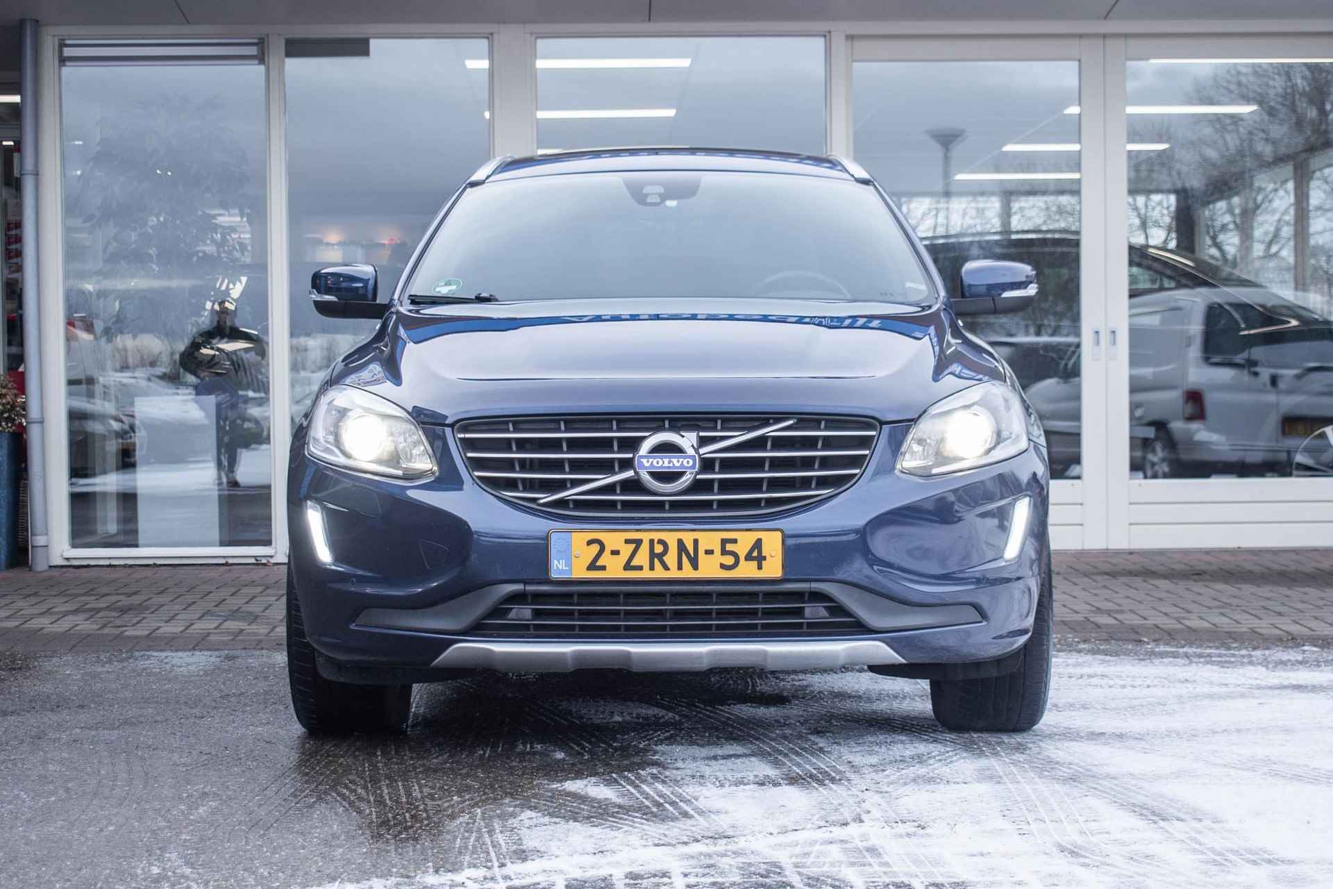 Volvo XC60 2.0 D4 FWD Ocean Race - 4/33