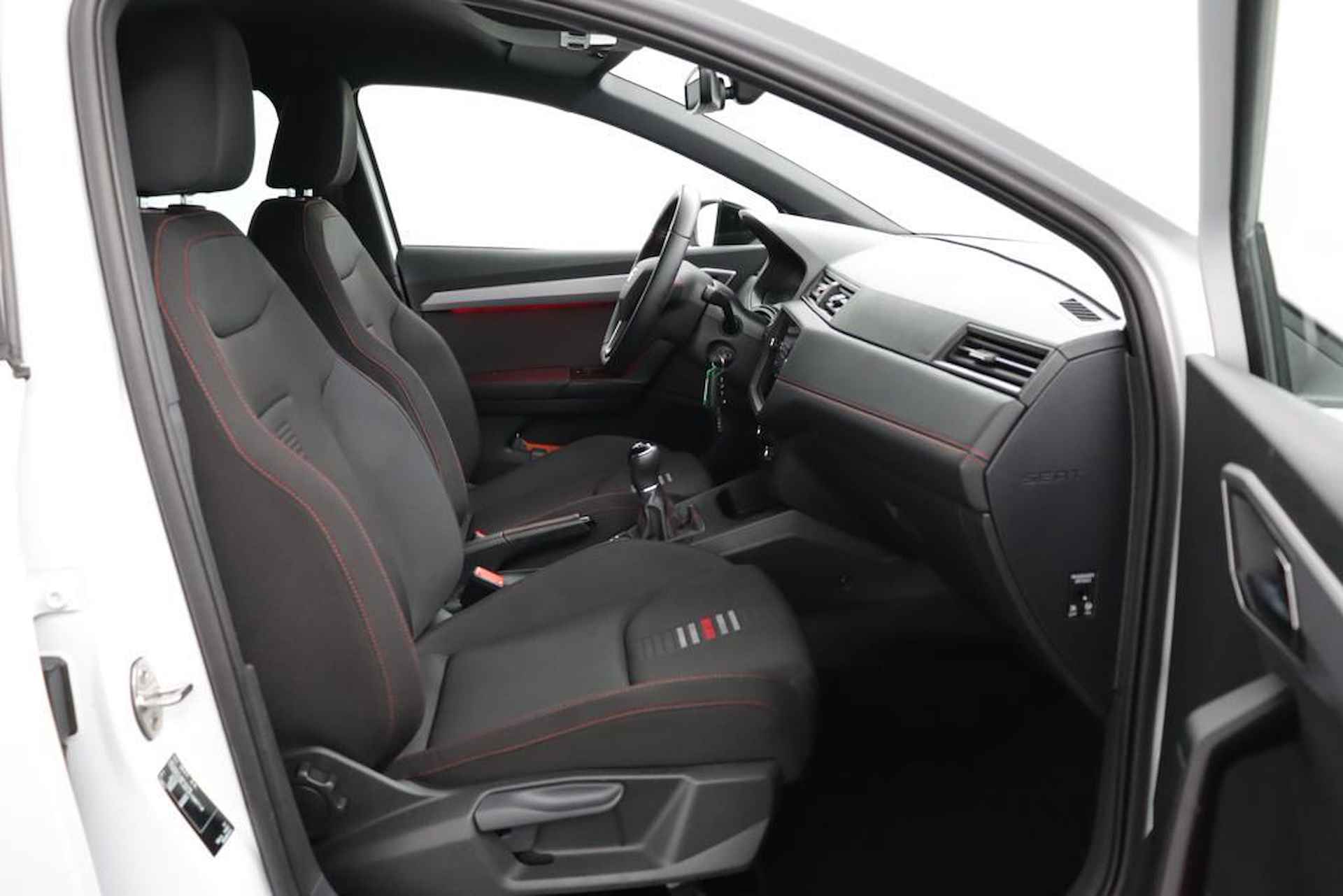 SEAT Ibiza 1.0 TSI 95Pk FR Business Intense - 40/44