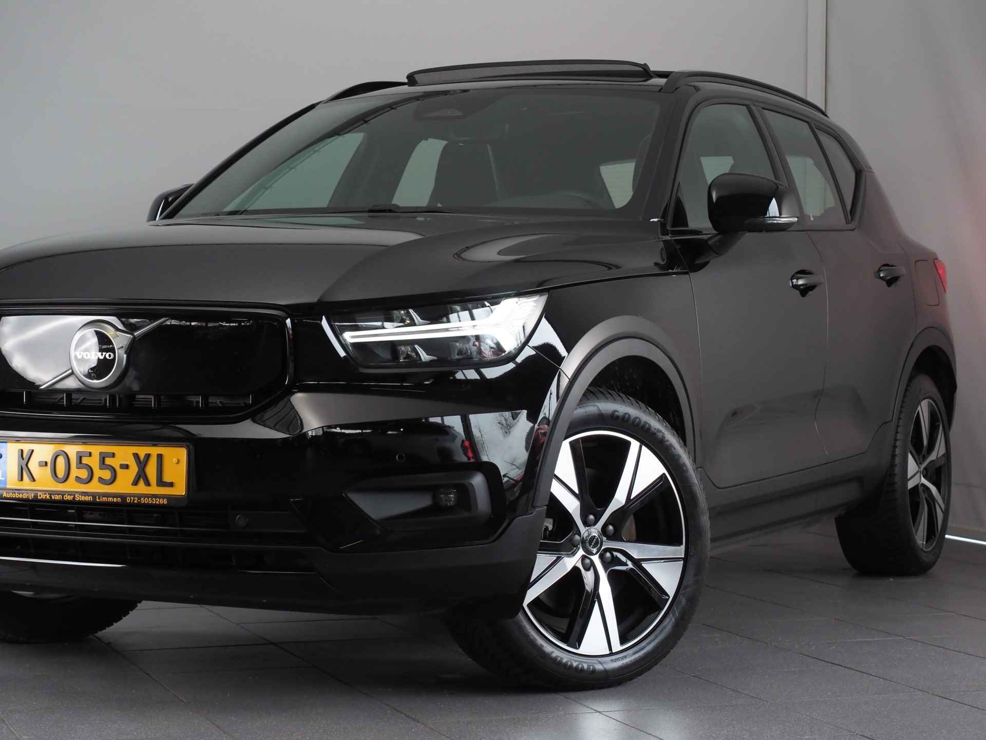 Volvo XC40 Recharge P8 AWD R-Design | 360° Camera | Apple Carplay/Android Auto | Cruise Control Adaptief | Trekhaak Uitklapbaar | Stuurwiel/Voorstoelen Verwarmd | LED | Elektrisch Glazen Panorama-Dak | - 14/33