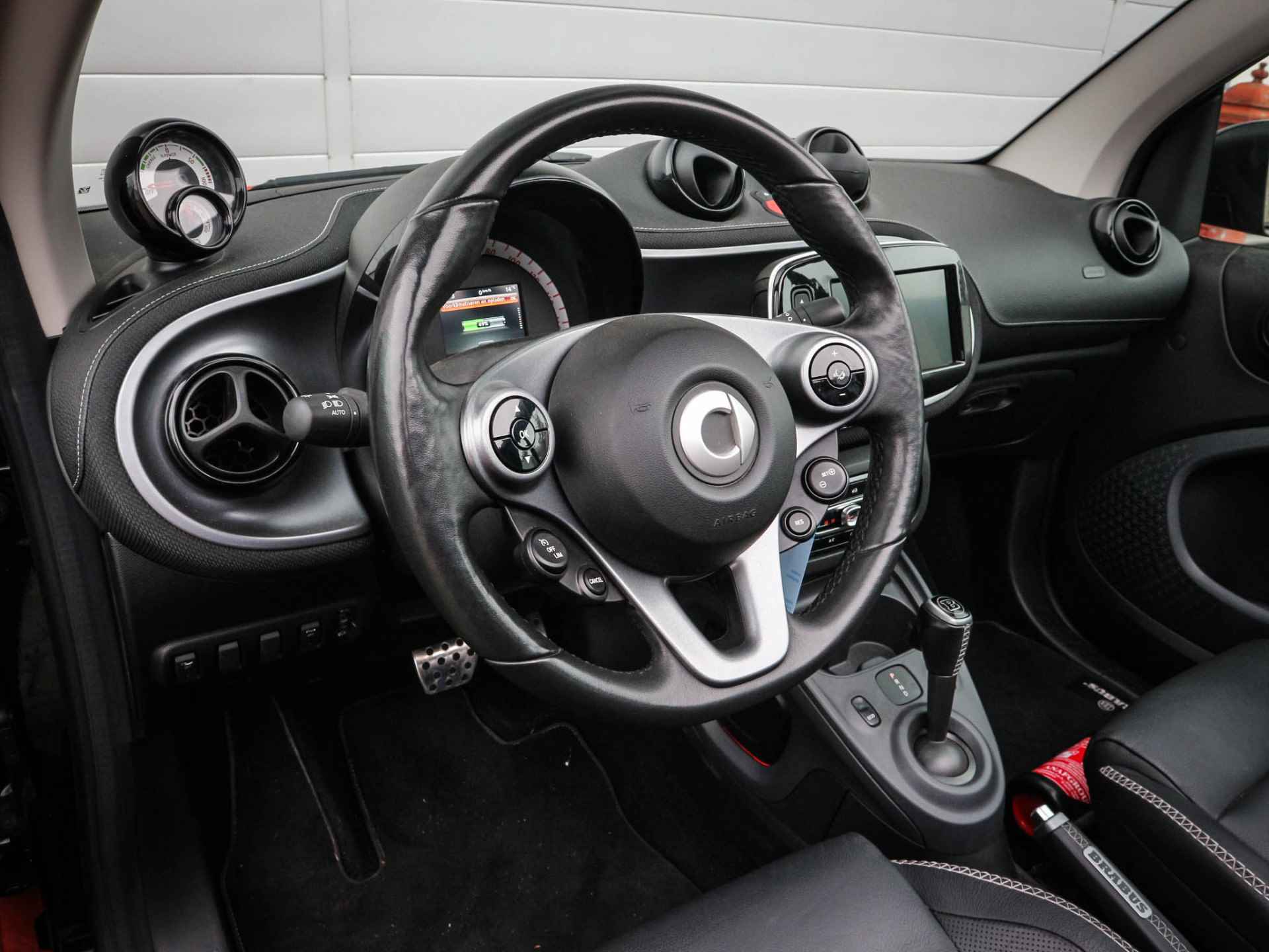 Smart Fortwo cabrio EQ BRABUS Style 18 kWh | Clima | Cruise | Navi | Leer | Stuur+Stoelverwarming| - 28/39