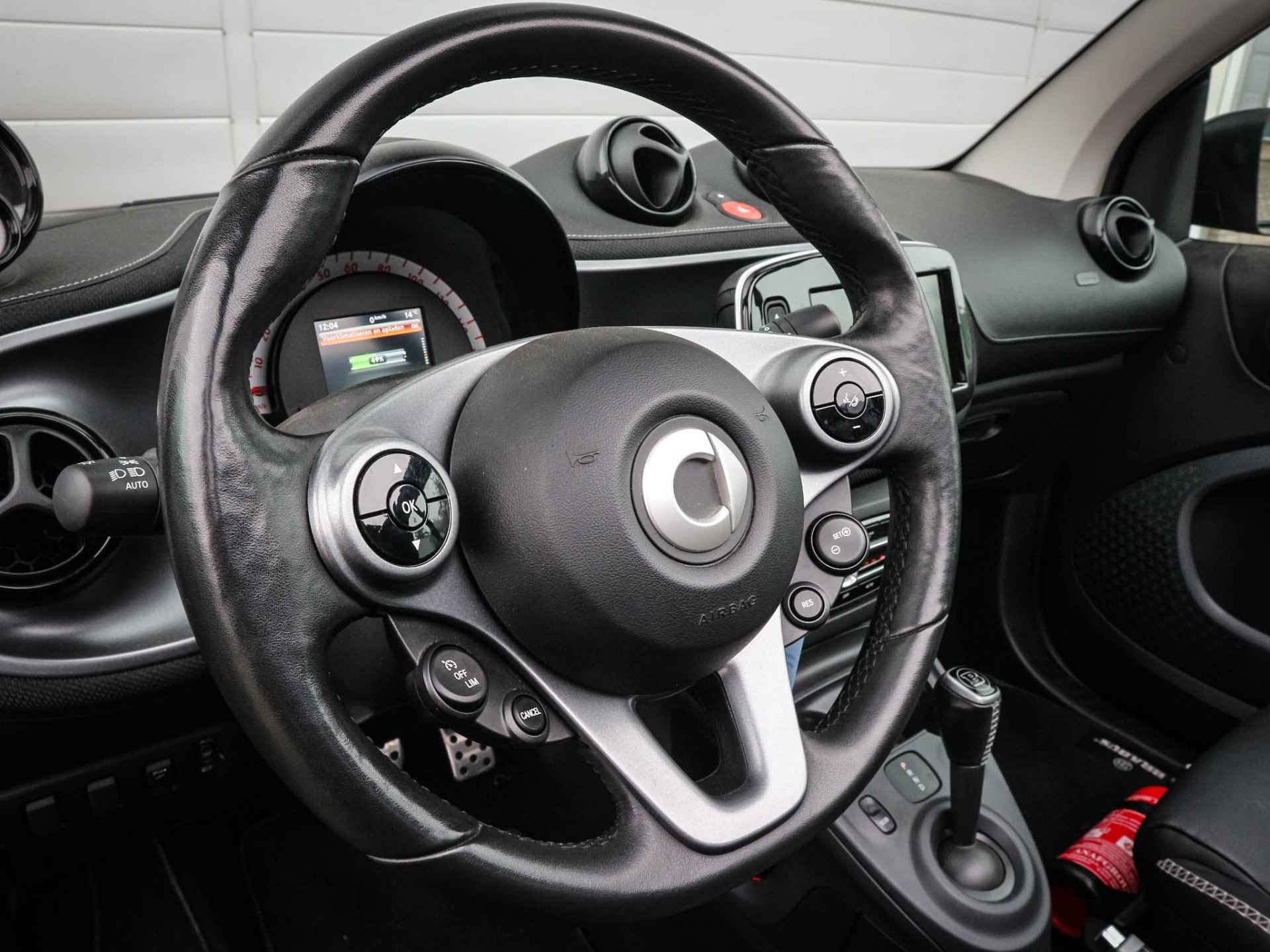 Smart Fortwo cabrio EQ BRABUS Style 18 kWh | Clima | Cruise | Navi | Leer | Stuur+Stoelverwarming| - 29/39