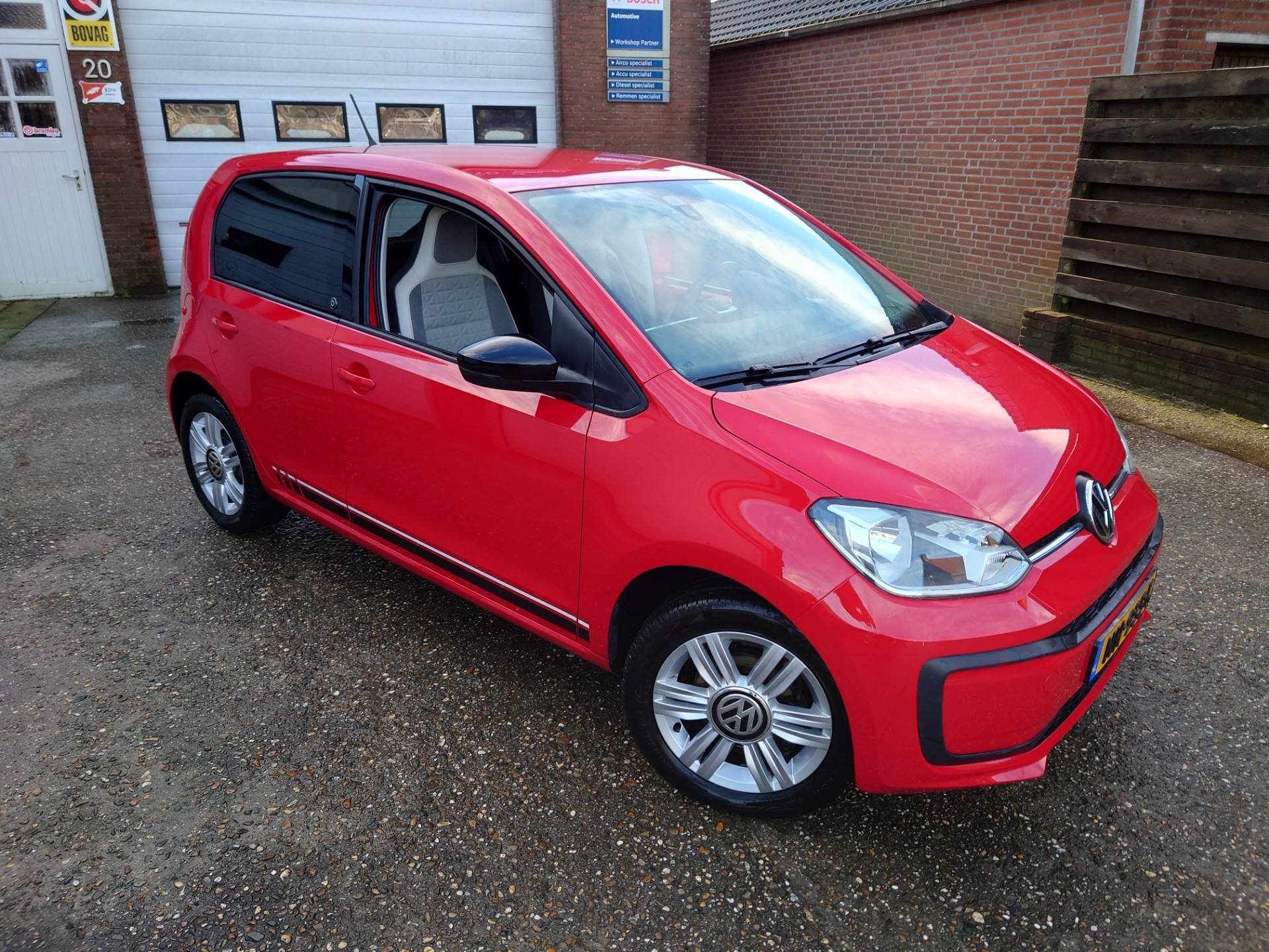 Volkswagen Up! 1.0 BMT up! beats, Dealer onderhouden, Airco - 6/22