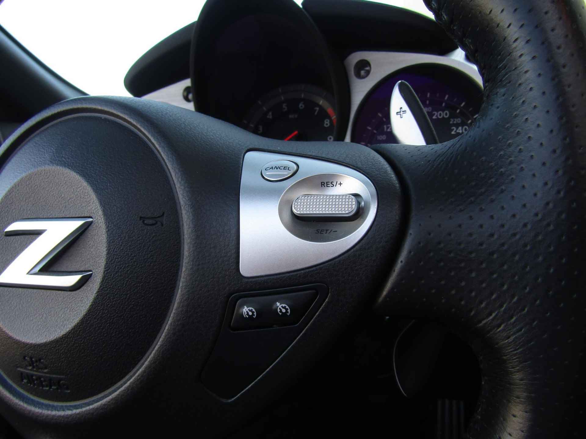 Nissan 370Z Roadster 3.7 V6 Pack | Automaat | BOSE | Navigatie | Leder | Schakelflippers - 39/52