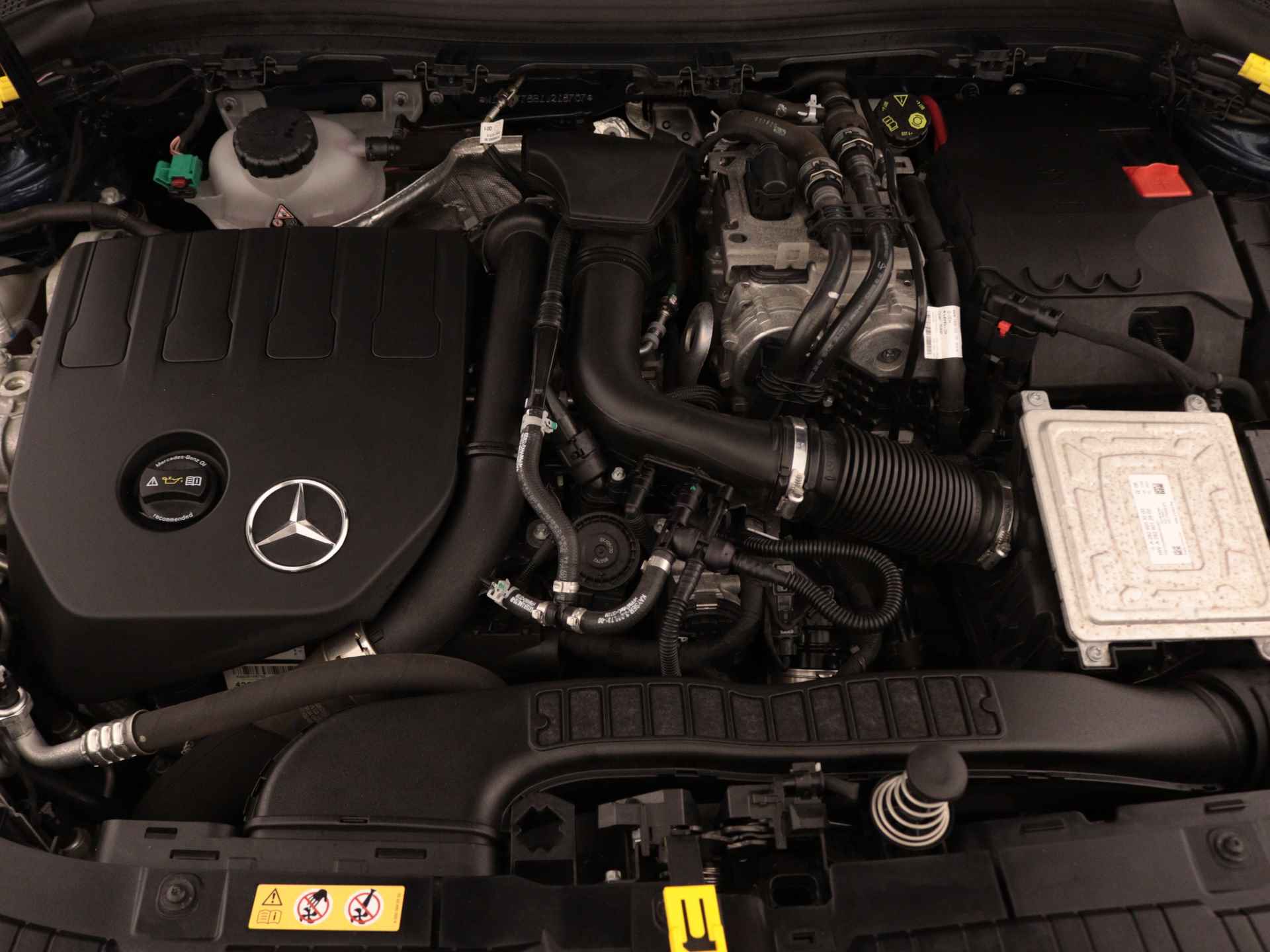 Mercedes-Benz GLA 250 e Limited | Achteruitrijcamera | Leder | Navigatie | Sfeerverlichting | Elektrische Achterklep | Inclusief 24 maanden MB Certified garantie voor Europa. - 41/45