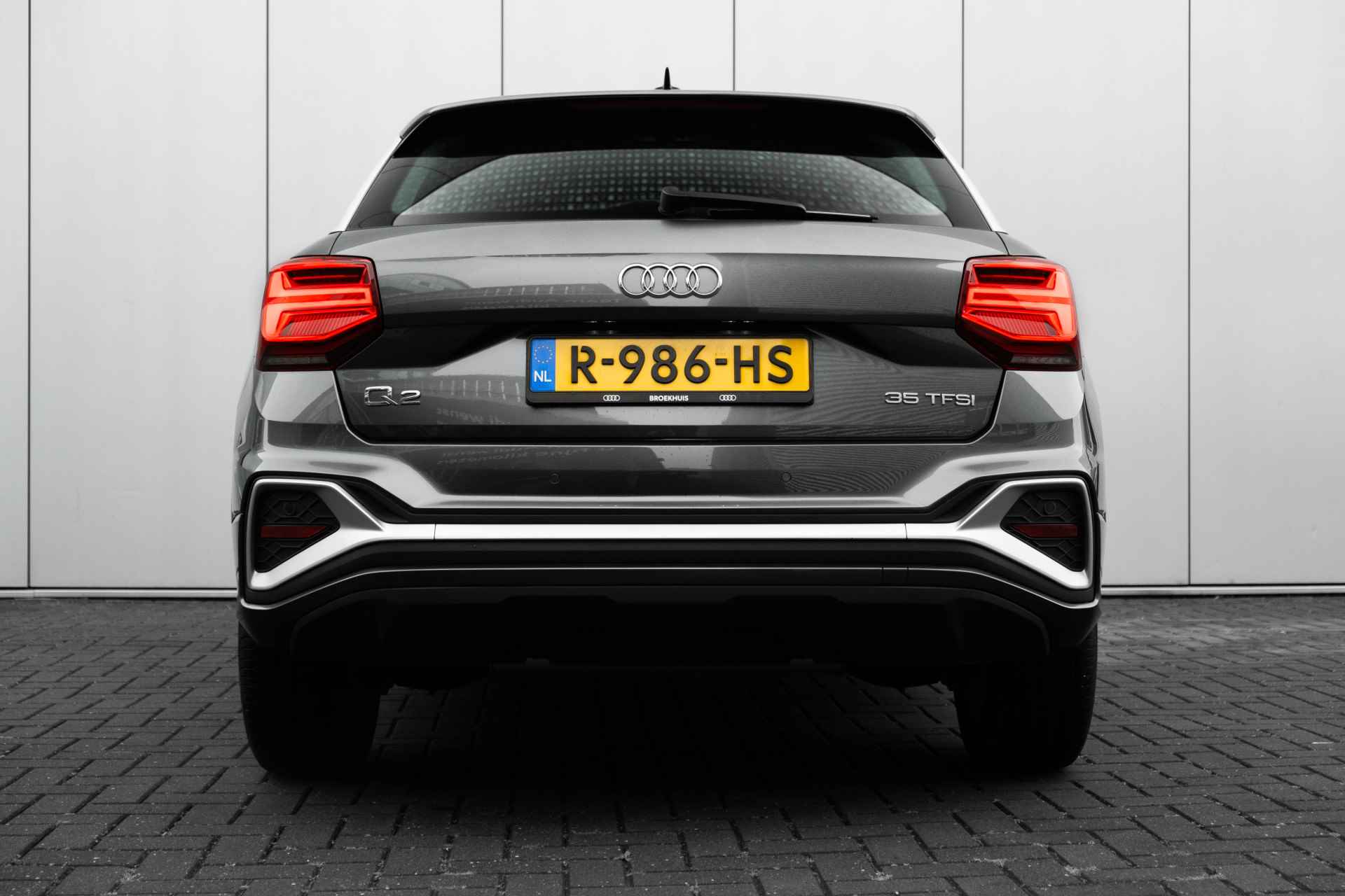 Audi Q2 35 TFSI S Edition S-tronic | Matrix-LED | Achteruitrijcamera | Parkeerhulp plus | Sportstoelen | Stoelverwarming | Cruise contro | Matrix-LED | Achteruitrijcamera | Parkeerhulp plus | Sportstoelen | Stoelverwarming | Cruise control | Audi Virtual Cockpit | Multifunctioneel Sportstuur Leder | - 5/54