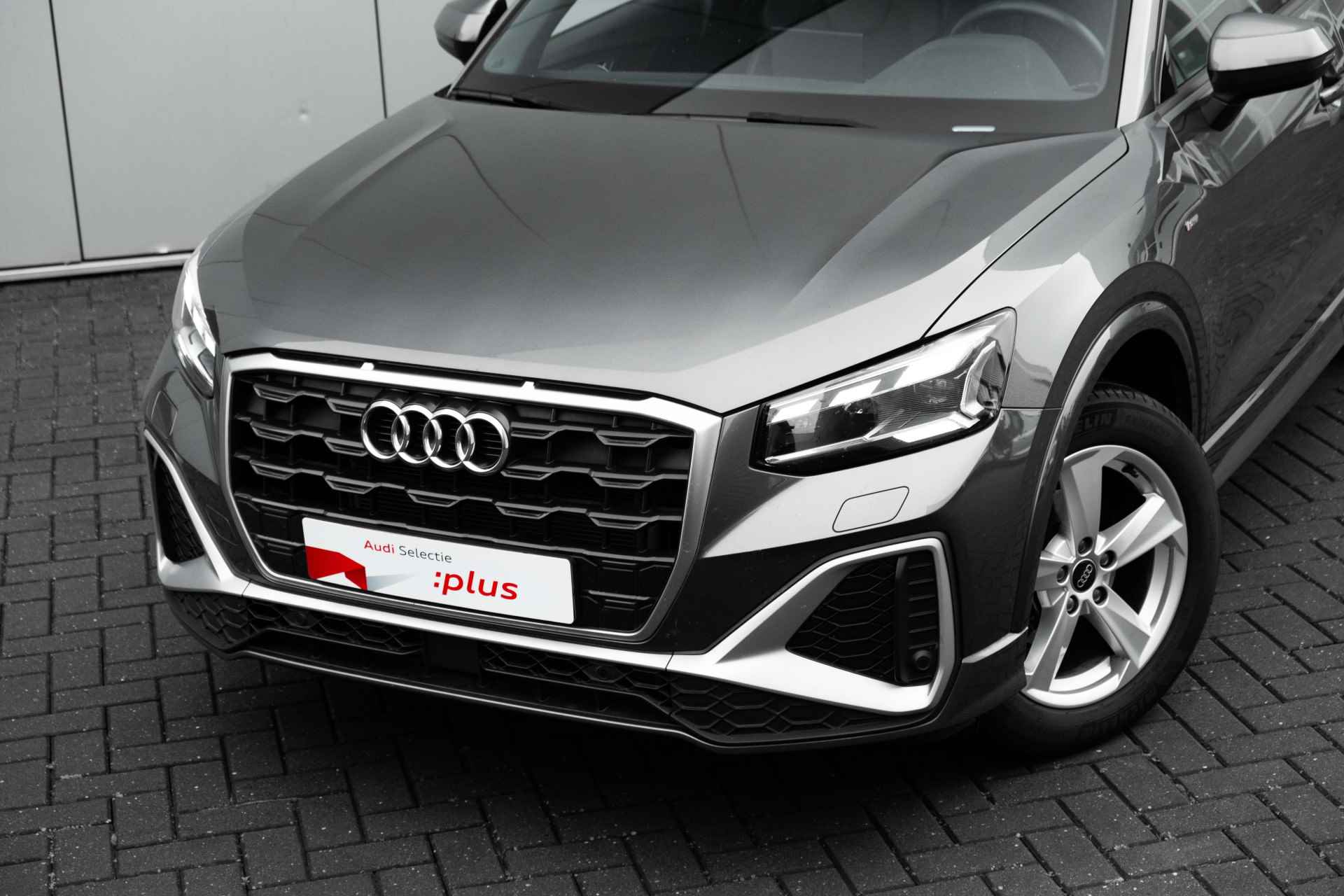 Audi Q2 35 TFSI S Edition S-tronic | Matrix-LED | Achteruitrijcamera | Parkeerhulp plus | Sportstoelen | Stoelverwarming | Cruise contro | Matrix-LED | Achteruitrijcamera | Parkeerhulp plus | Sportstoelen | Stoelverwarming | Cruise control | Audi Virtual Cockpit | Multifunctioneel Sportstuur Leder | - 17/54