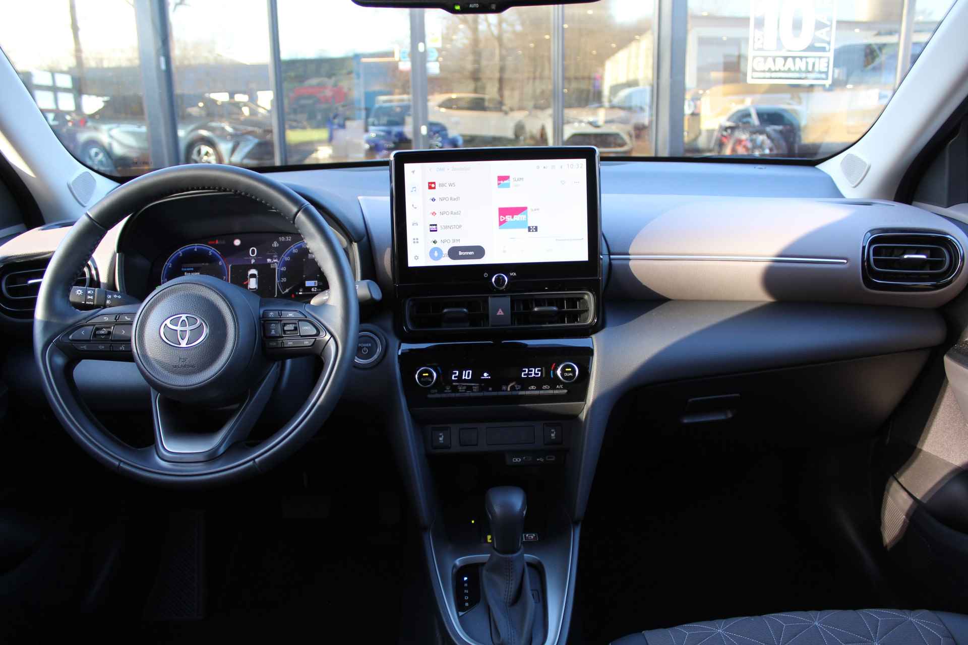 Toyota Yaris Cross 1.5 Hybrid 130 Executive | Rijklaar | Navi | Apple/Android | BSM | Camera | Stoel/Stuur-verwarming - 5/29