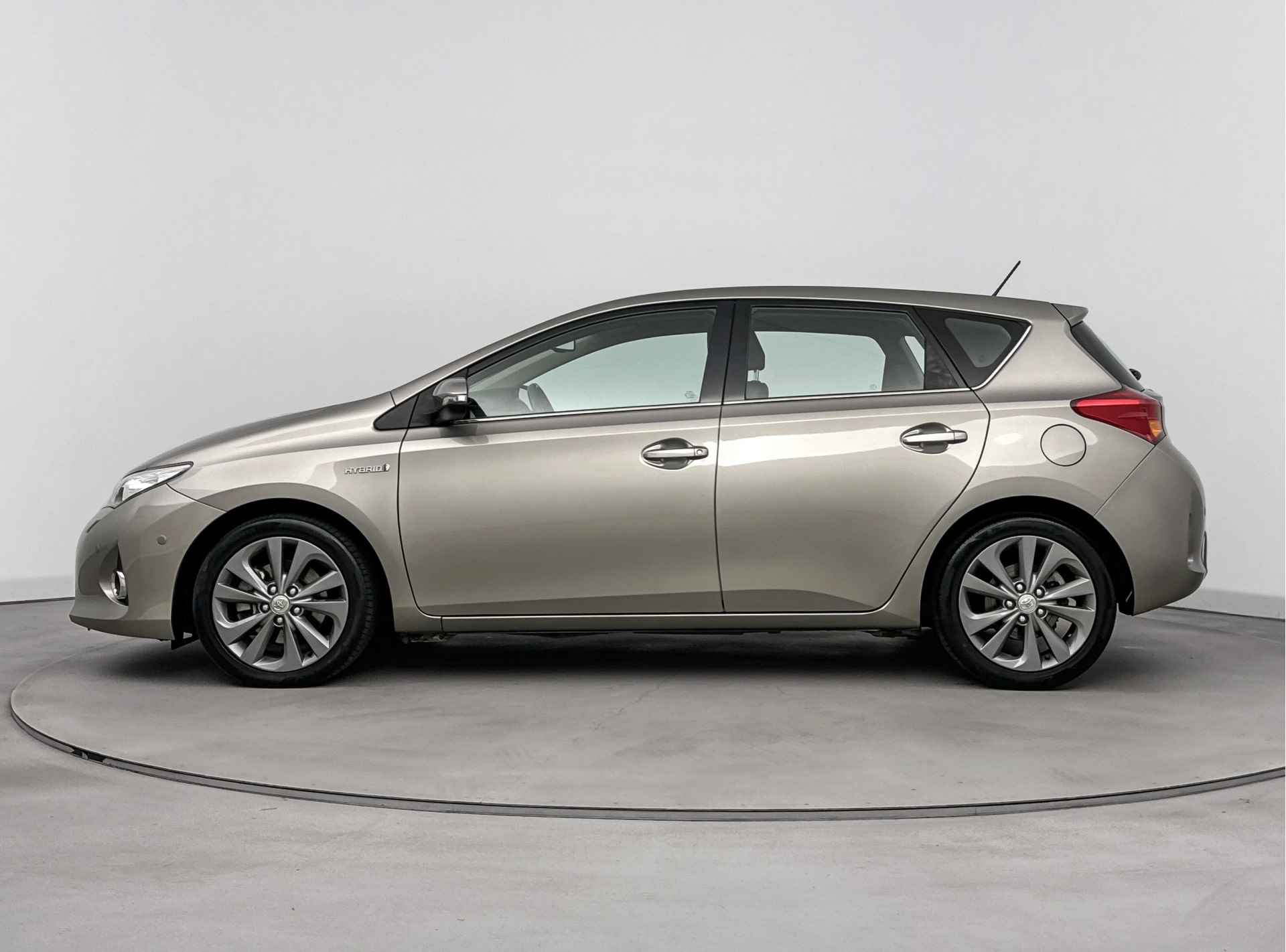 Toyota Auris 1.8 Hybrid Lease Pro - 4/39