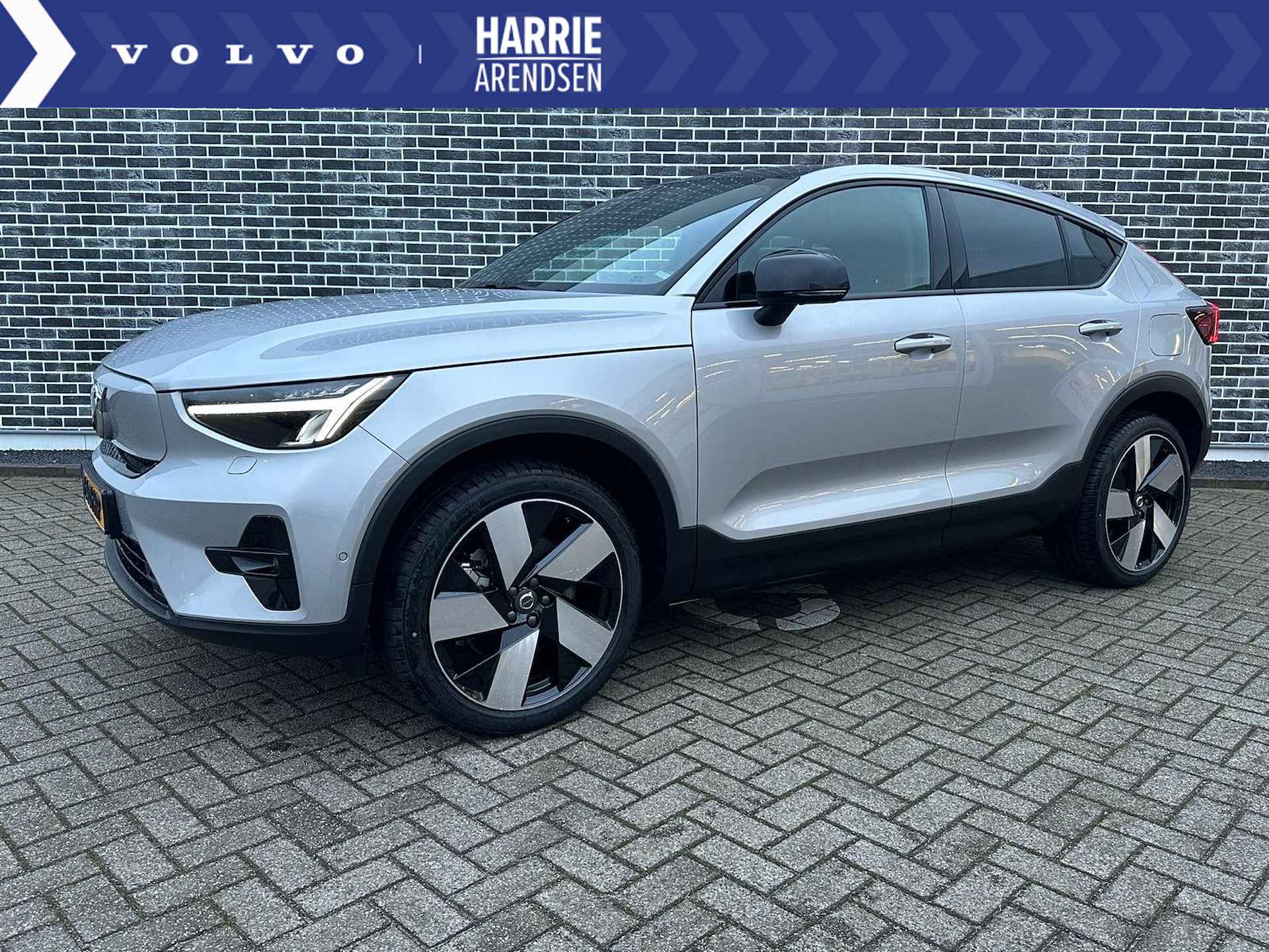 Volvo C40 Extended Range Ultimate 82kWh | Adaptive cruise control | 360 camera | Trekhaak | Keyless | Harman Kardon audio | Panoramadak | Stoel- en stuurverwarming