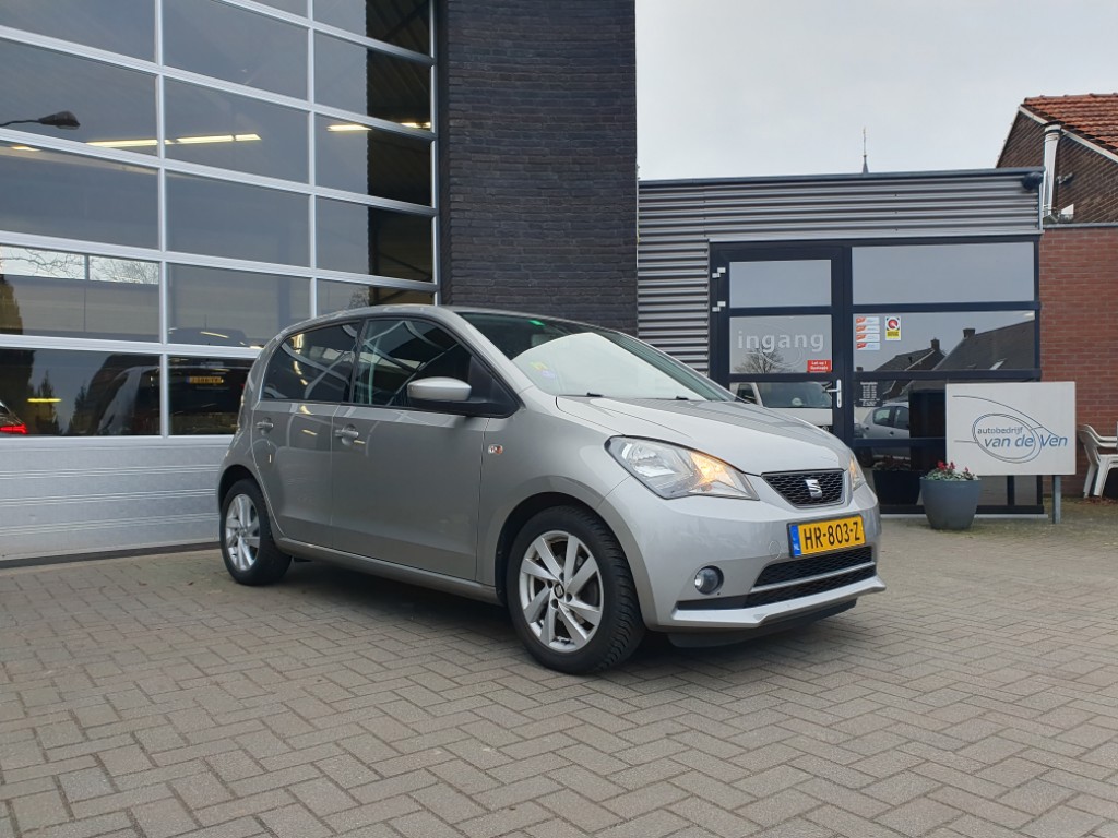 Seat Mii 1.0 Sport Connect, sound system, cruise control, parkeersensoren, licht metaal.