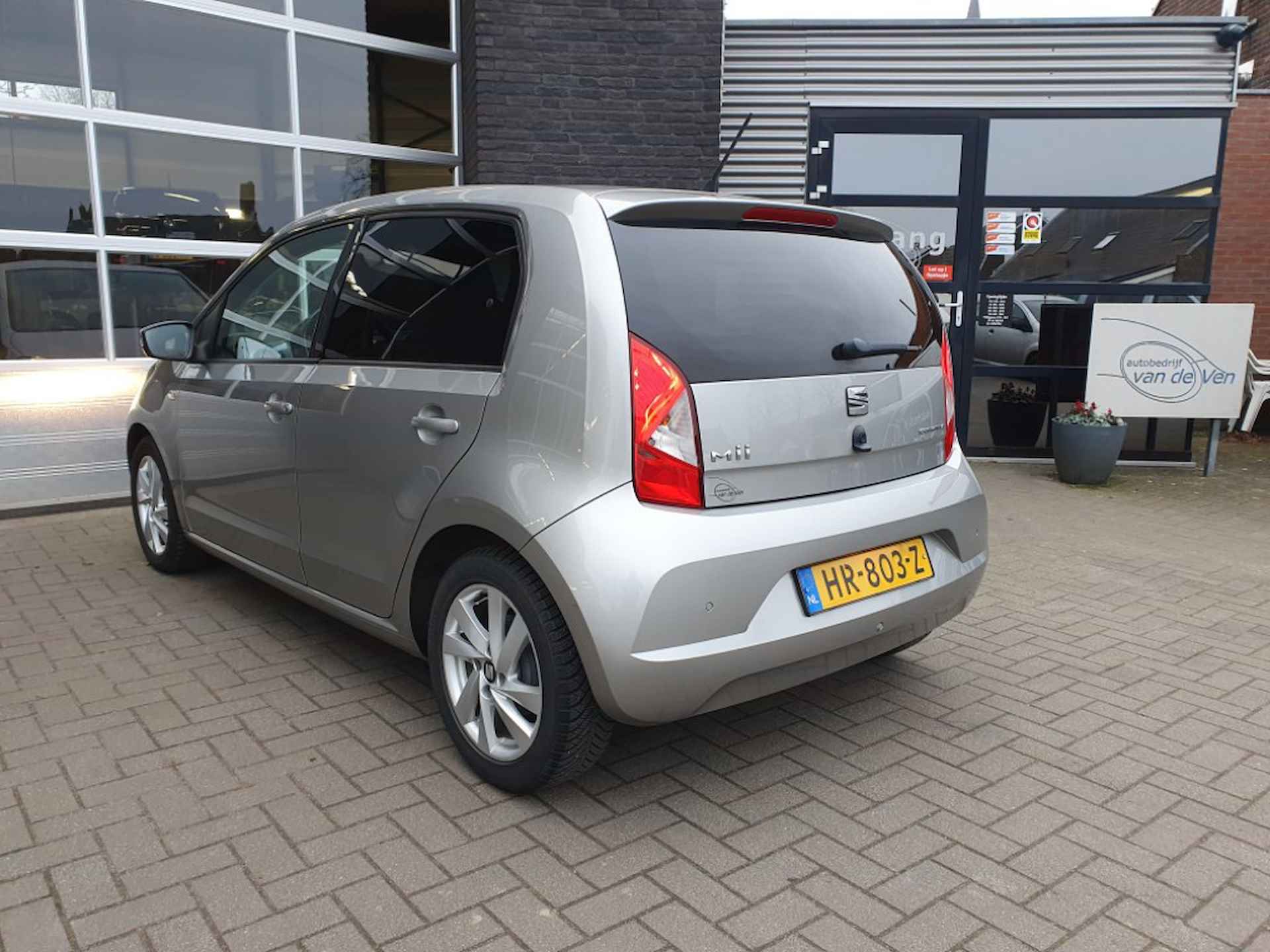 Seat Mii 1.0 Sport Connect, sound system, cruise control, parkeersensoren, licht metaal. - 9/13