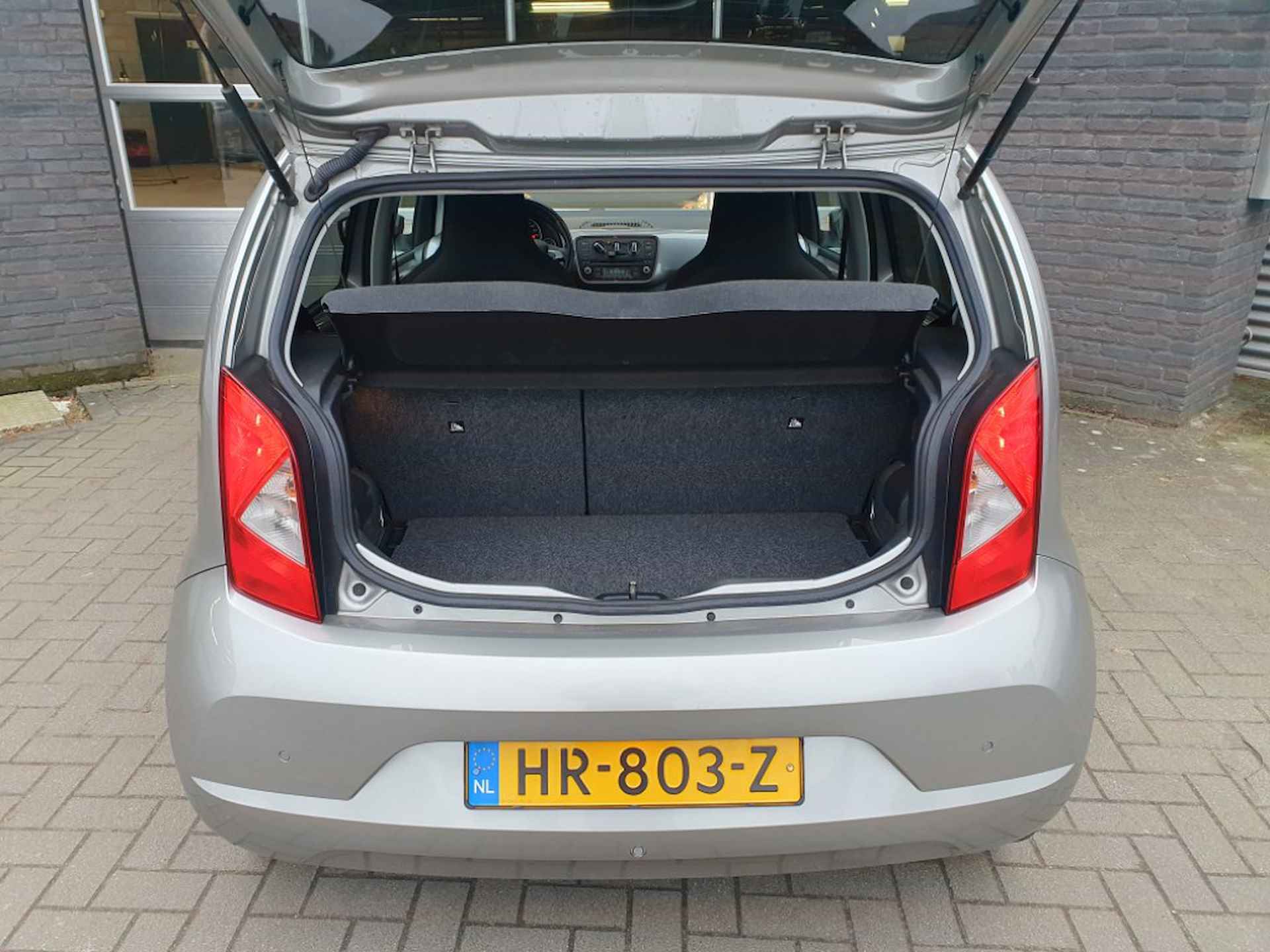 Seat Mii 1.0 Sport Connect, sound system, cruise control, parkeersensoren, licht metaal. - 12/13