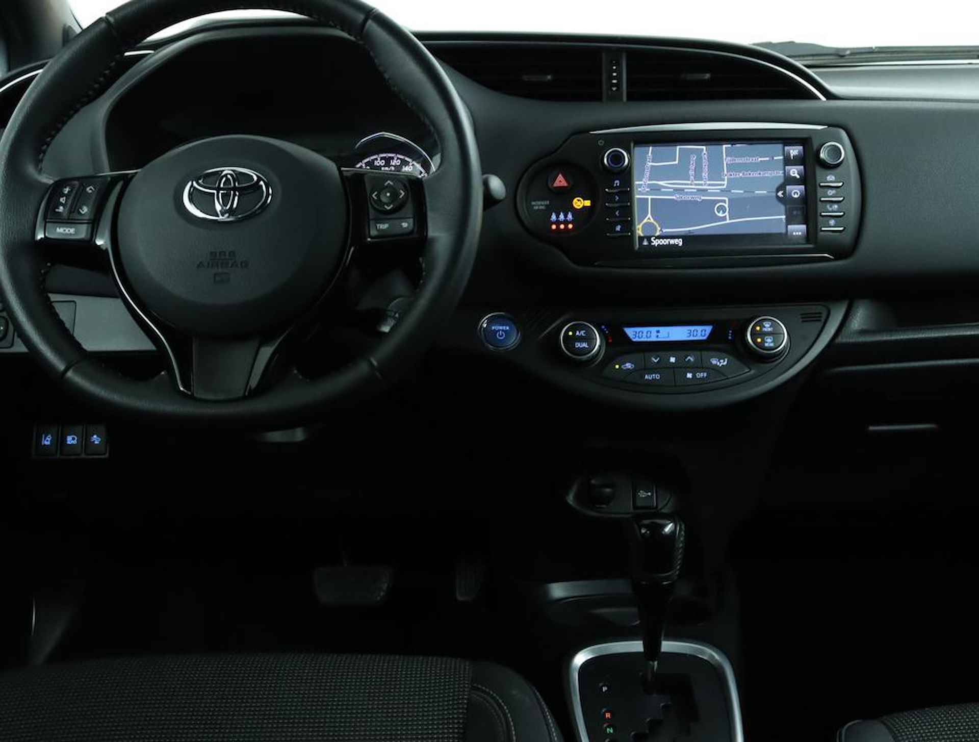 Toyota Yaris 1.5 Hybrid Premium | Airco | Achteruitrijcamera | Lm velgen | Panoramadak | Navigatie | - 51/52