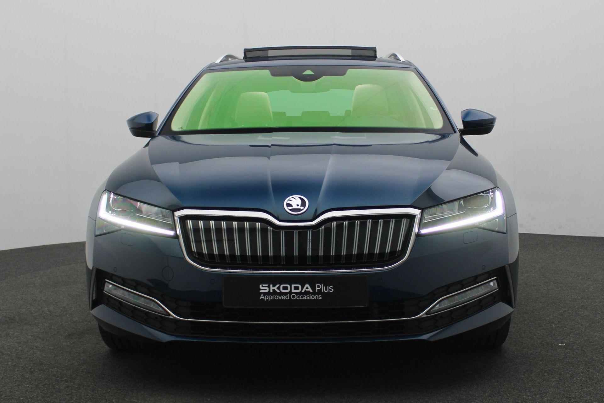 Skoda Superb Combi 1.4 TSI 218 pk DSG iV Laurin & Klement | Panoramadak | Trekhaak | Leder | Geheugenstoelen | Matrix LED | Navigatie Columbus | Adaptief onderstel - 23/53