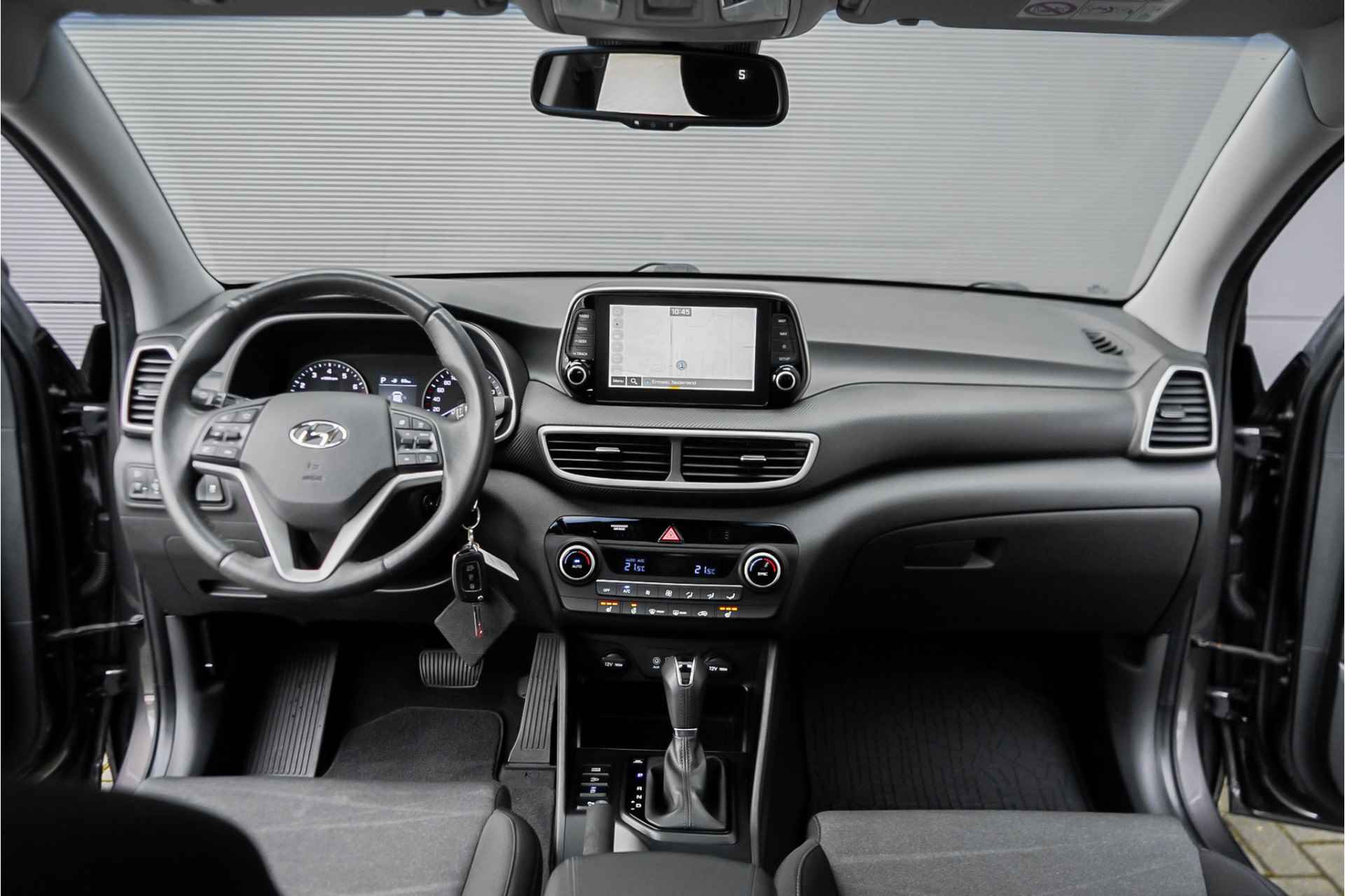 Hyundai Tucson 1.6 T-GDI Comfort Pano Trekhaak Apple CarPlay Camera - 2/44