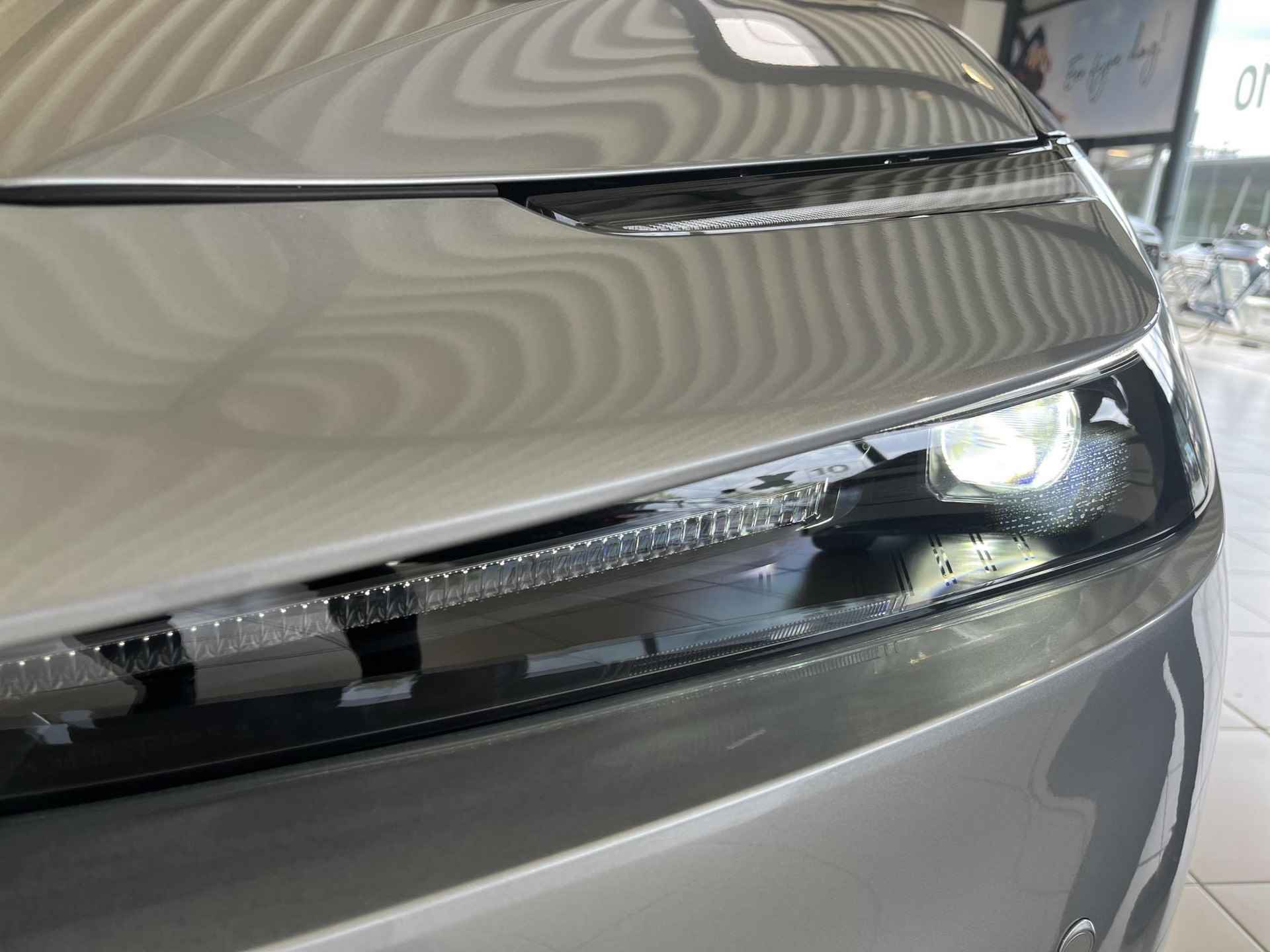 Toyota Prius 2.0 Plug-in Executive | Direct leverbaar! | Apple/Android | Navigatiesyteem | Camera | - 11/33
