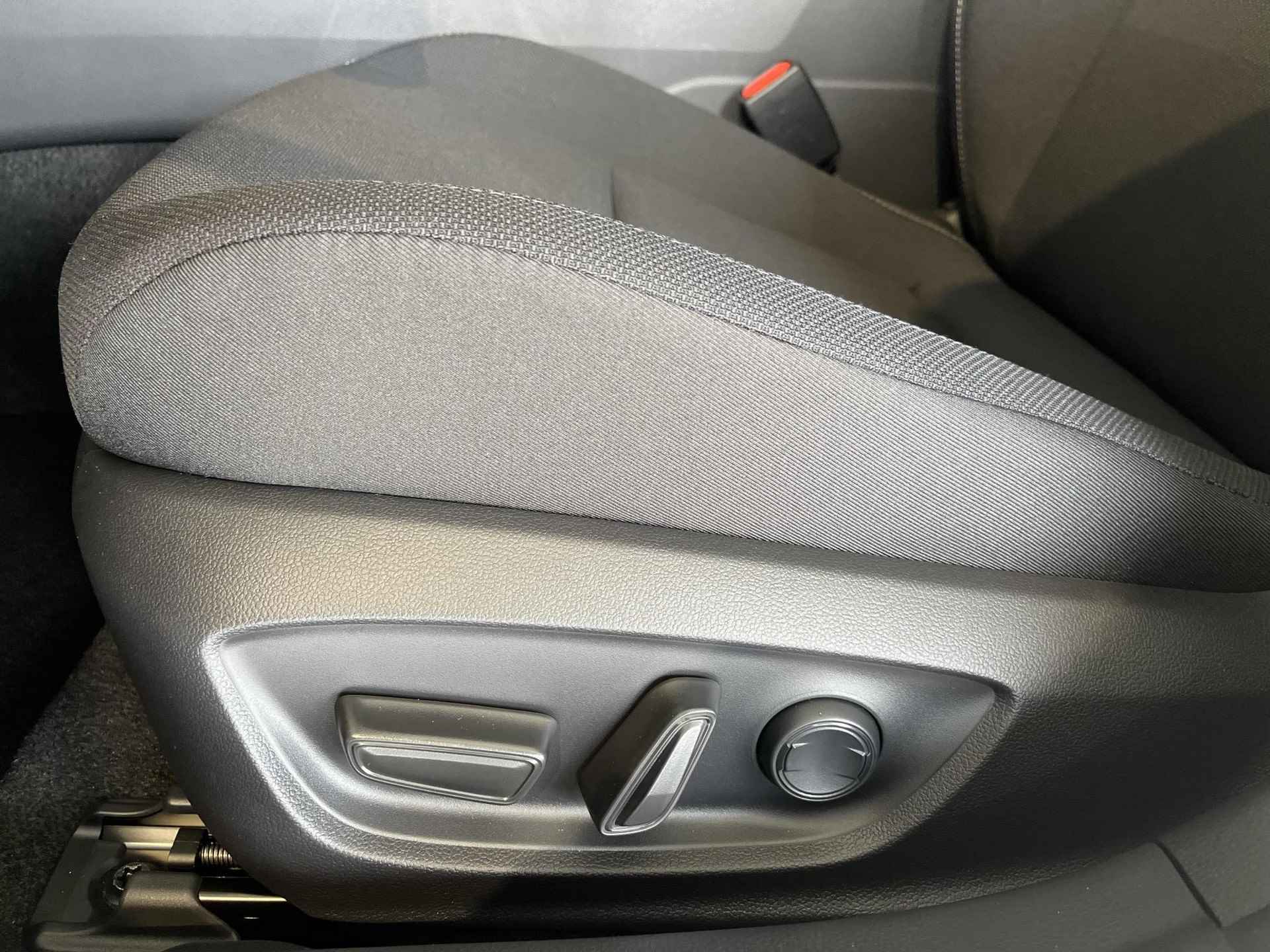Toyota Prius 2.0 Plug-in Executive | Direct leverbaar! | Apple/Android | Navigatiesyteem | Camera | - 16/33