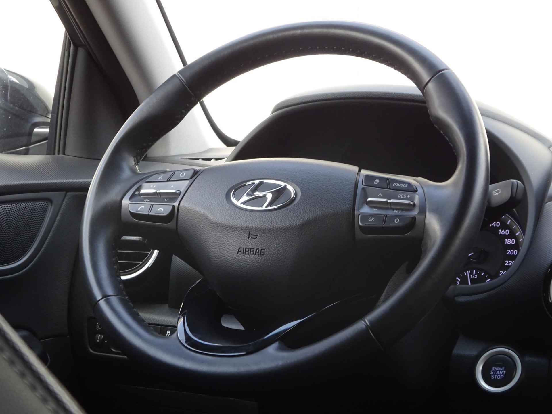 Hyundai Kona 1.6 GDI HEV Fashion | Hybride systeem | Luxe bekleding | 18" Two-Tone Lmv | - 17/34