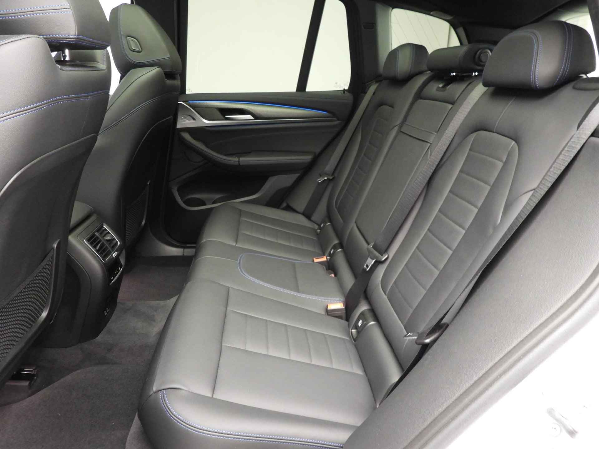 BMW iX3 High Executive | M-Sportpakket | LED | Leder | HUD | Trekhaak | Sportstoelen | Schuifdak | DAB | Harman-kardon sound | Alu 20 inch - 9/41