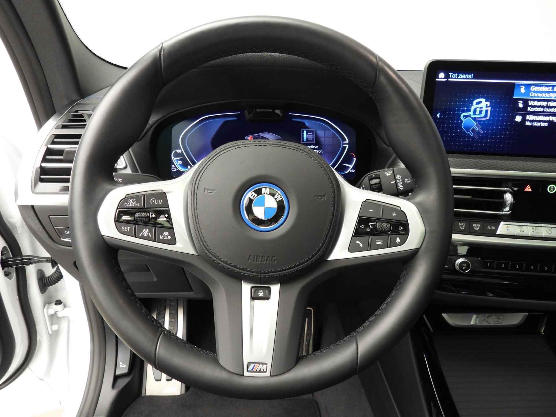 BMW iX3 High Executive | M-Sportpakket | LED | Leder | HUD | Trekhaak | Sportstoelen | Schuifdak | DAB | Harman-kardon sound | Alu 20 inch - 11/41