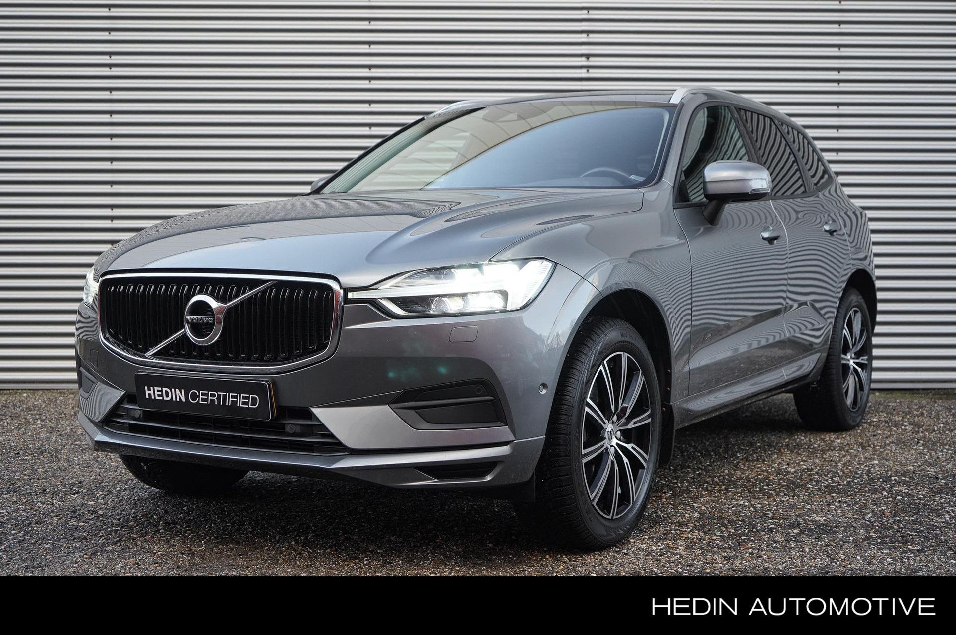 Volvo XC60 2.0 D4 Momentum | Adaptive Cruise | Parkeercamera | Stoel en stuur verwarming | Trekhaak