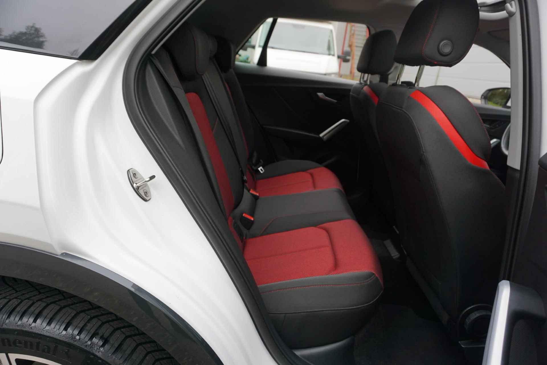 Audi Q2 30 TFSI 110pk Advanced Edition | Panoramadak | PDC Achter | Sportstoelen | 18" LMV Nieuw - 31/42