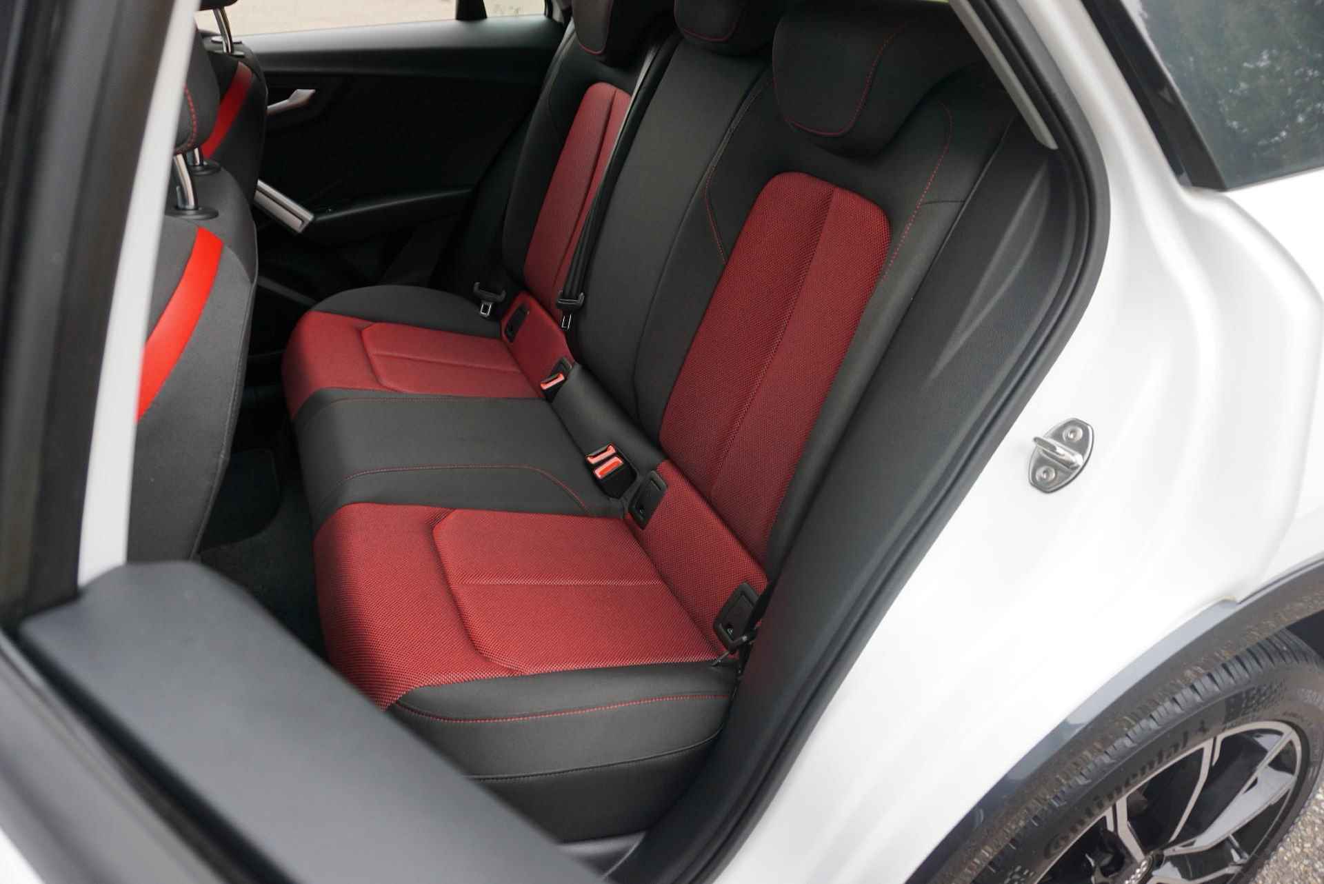 Audi Q2 30 TFSI 110pk Advanced Edition | Panoramadak | PDC Achter | Sportstoelen | 18" LMV Nieuw - 32/42