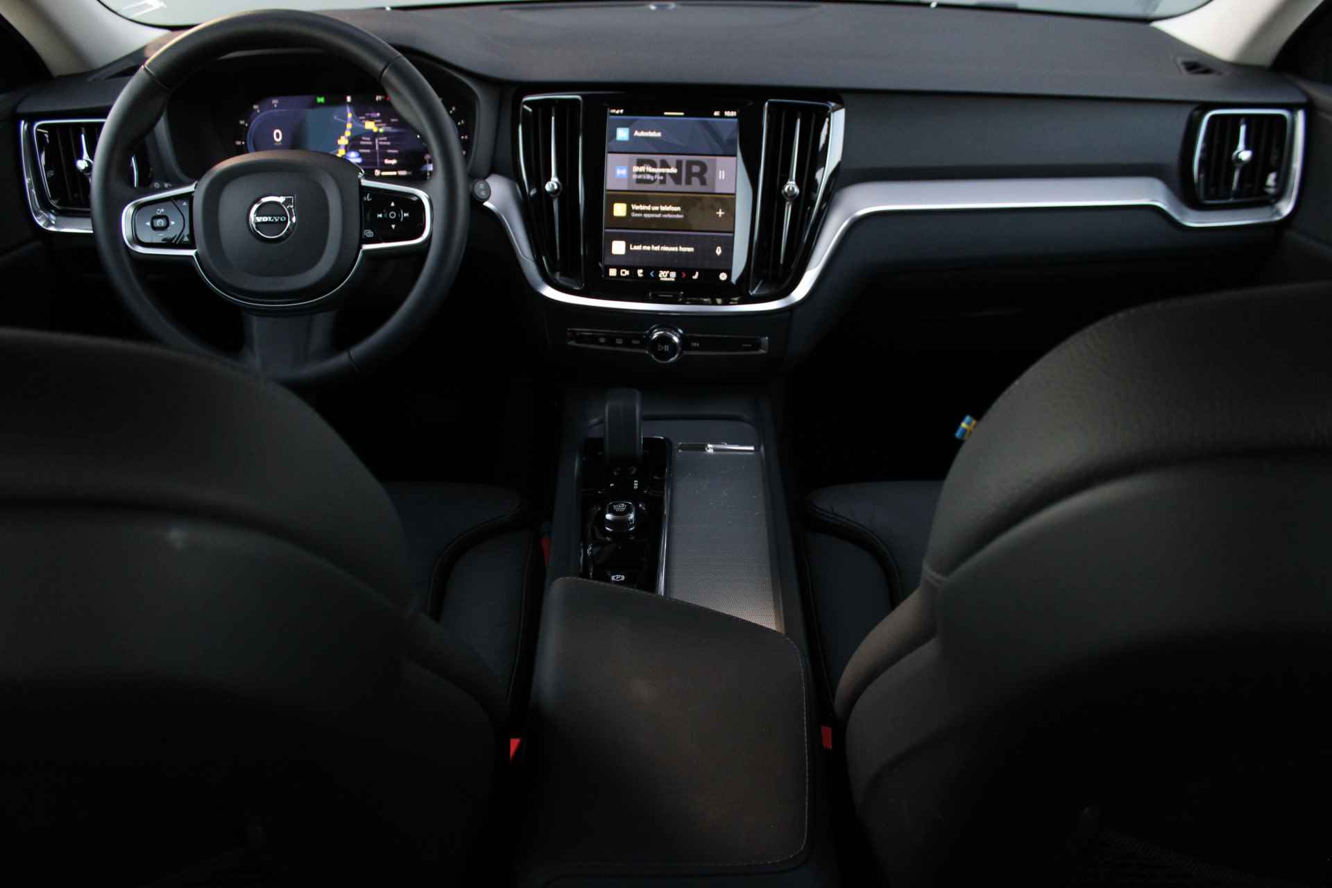 Volvo V60 B4 Plus Dark | Adaptive Cruise | Pilot-Assist | Camera | Stuur/Stoelverwarming | 18-Inch | Trekhaak | BLIS | DAB - 9/39