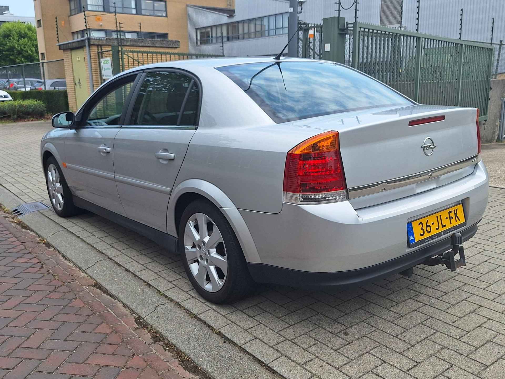 Opel Vectra 2.2-16V Elegance | Liefhebbers auto! | Nieuwe APK | Eerste eigenaar | Paar schoonheidsfoutjes zonder meerprijs | - 8/22