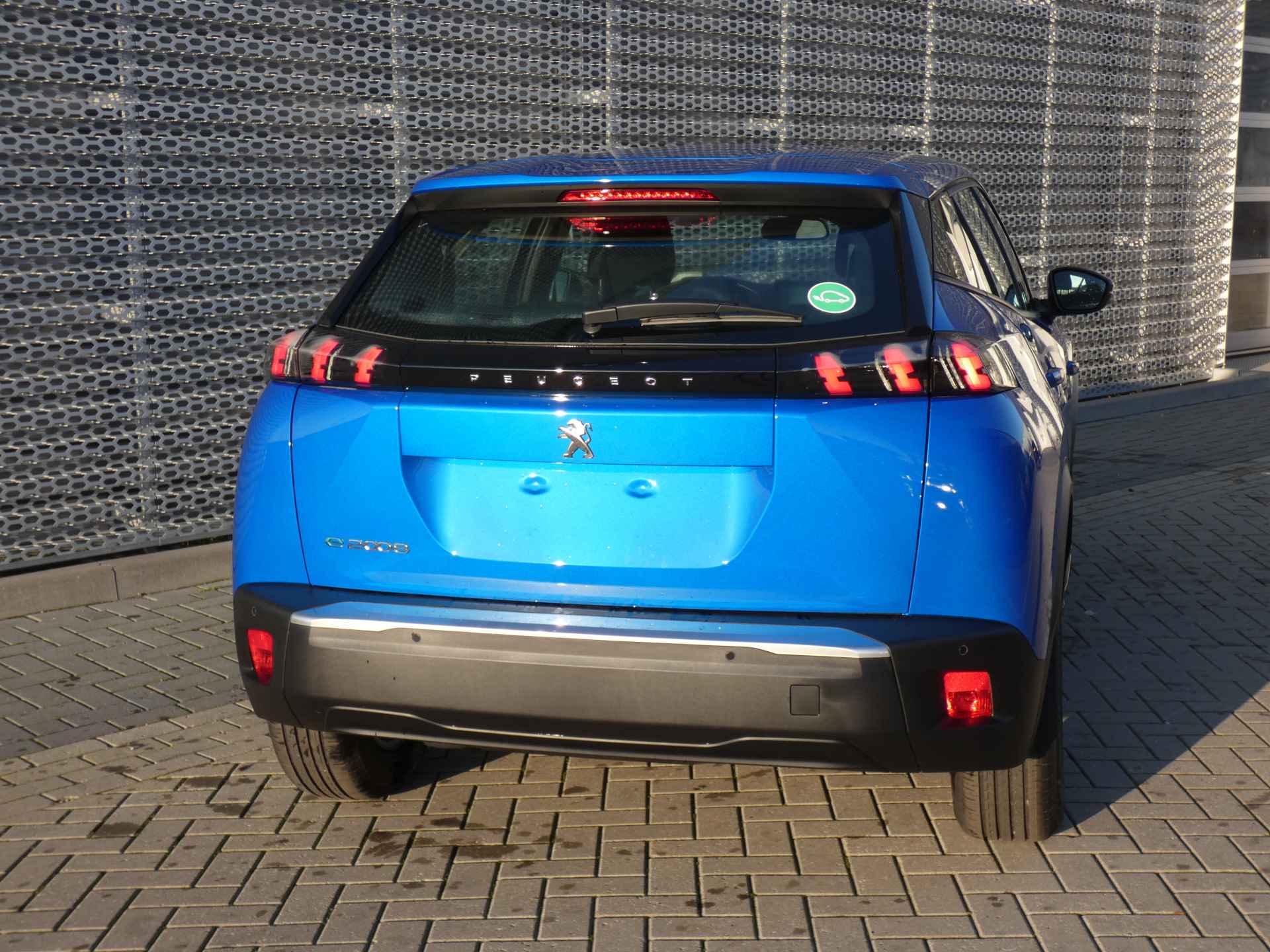 Peugeot e-2008 EV Active Pack 50 kWh € 8.697,- VOORDEEL! |  | Navigatie | Parkeersensoren - 12/26
