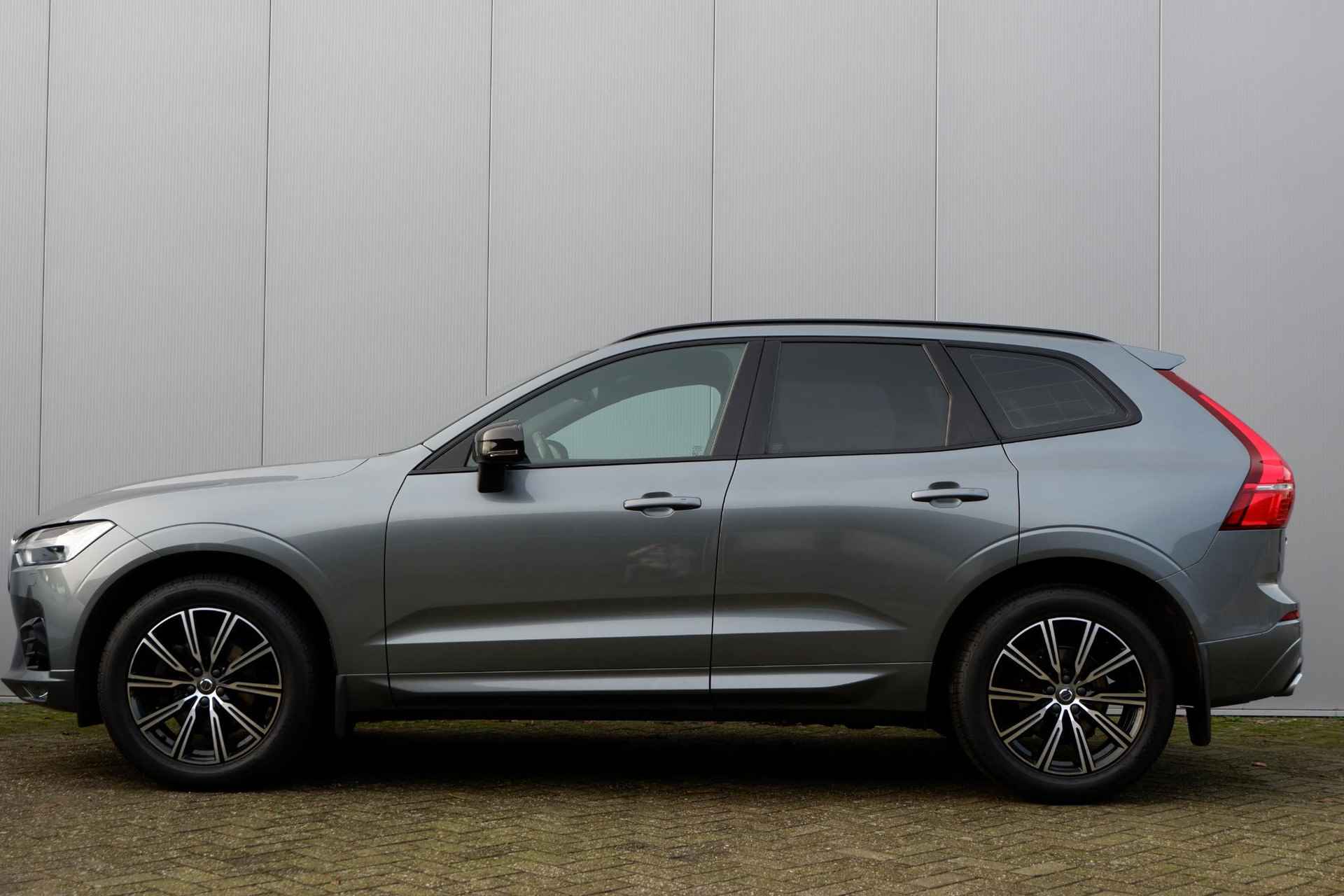 Volvo XC60 D4 AUT8 200PK R-Design, BTW Auto, Adaptieve Cruise Control met Pilot Assist, BLIS Dodehoekdetectie, 19" Lichtmetalen velgen, Polestar Engineerded Optimisation, Trekhaak semi elektrisch inklapbaar, 2.300KG trekgewicht - 8/43