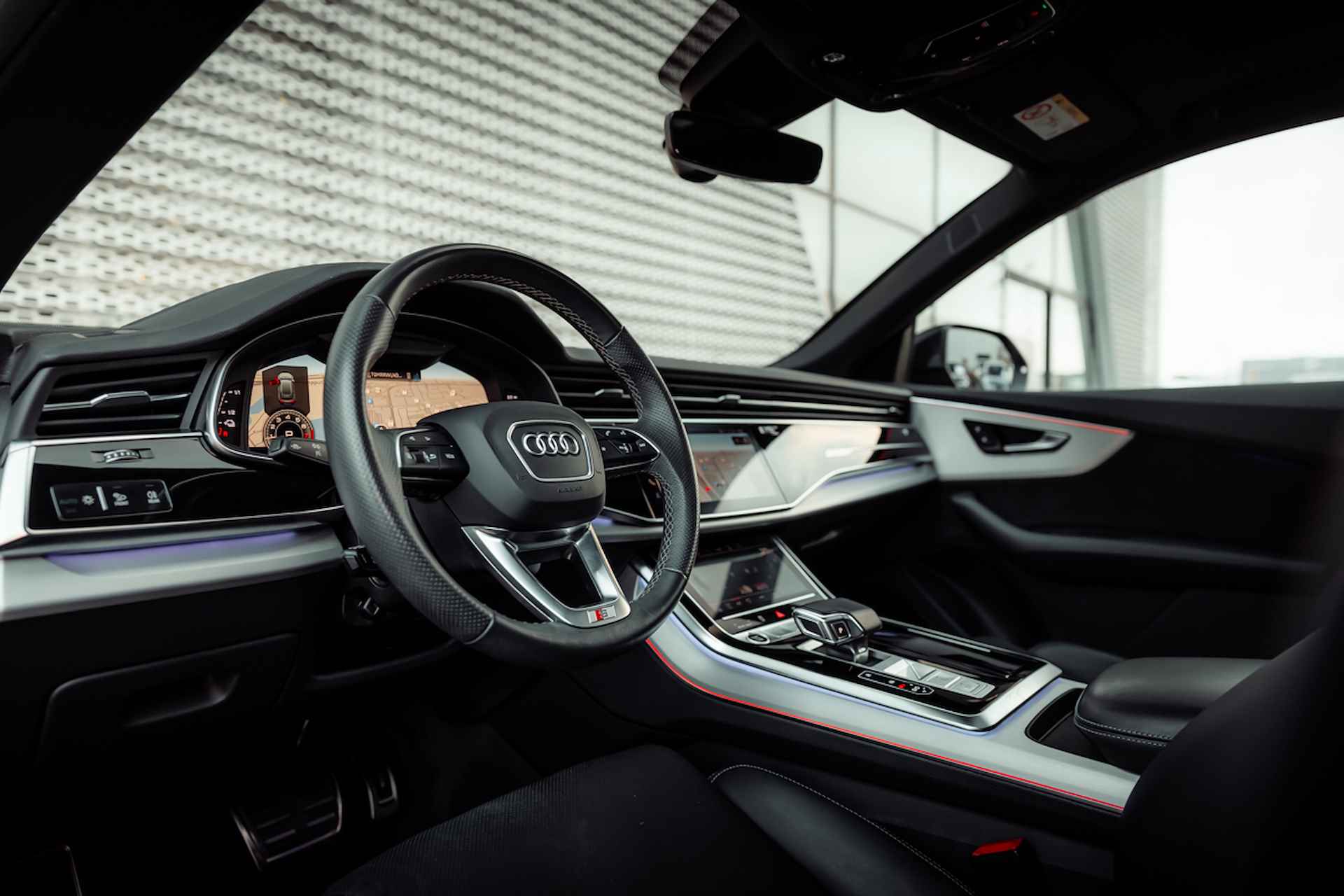 Audi Q8 55 TFSI e 381pk quattro S Line interieur | Panoramadak | S-sportstoelen | Leder | Ventilatie + massage | Servo | Bang & Olufsen | Head Up | Assistentiepakket plus | Topview | Memory | 23" LM velgen - 19/37