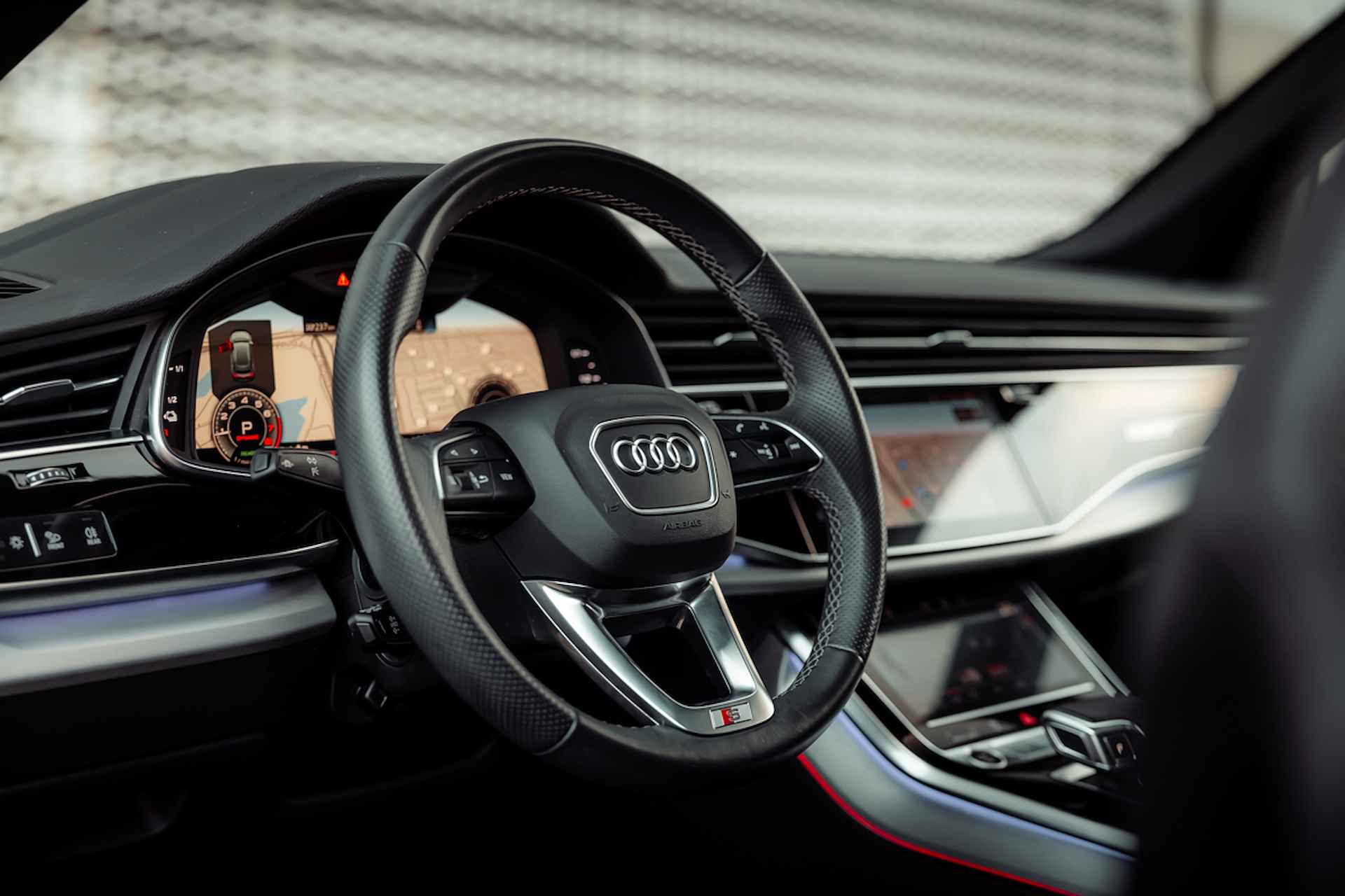 Audi Q8 55 TFSI e 381pk quattro S Line interieur | Panoramadak | S-sportstoelen | Leder | Ventilatie + massage | Servo | Bang & Olufsen | Head Up | Assistentiepakket plus | Topview | Memory | 23" LM velgen - 20/37