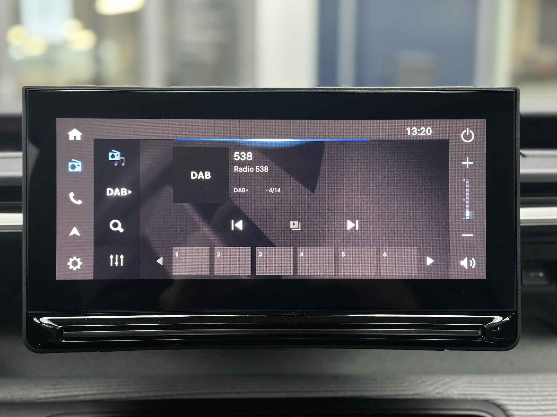 Citroen Ë-C3 Max 44 kWh | 3Fase | Parkeercamera | Full LED | Comfort seats | Navigatie | Apple Carplay/Android Auto | Draadloze telefoonlader | LM velgen | - 15/33