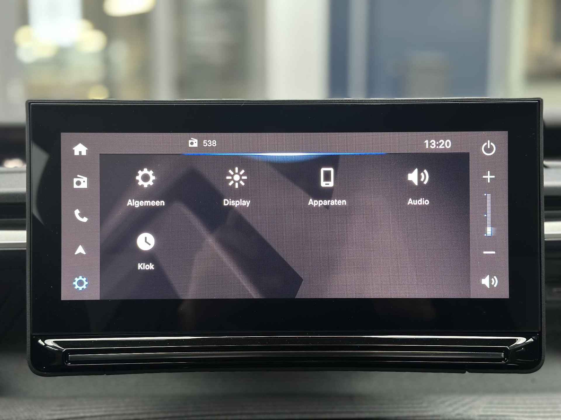 Citroen Ë-C3 Max 44 kWh | 3Fase | Parkeercamera | Full LED | Comfort seats | Navigatie | Apple Carplay/Android Auto | Draadloze telefoonlader | LM velgen | - 18/33